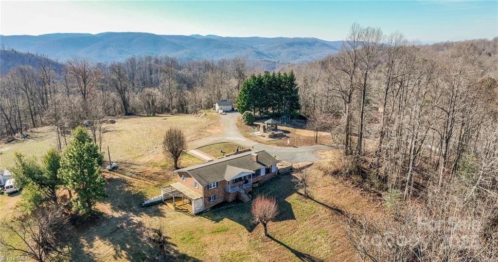 592 Clint Johnson Road Property Photo