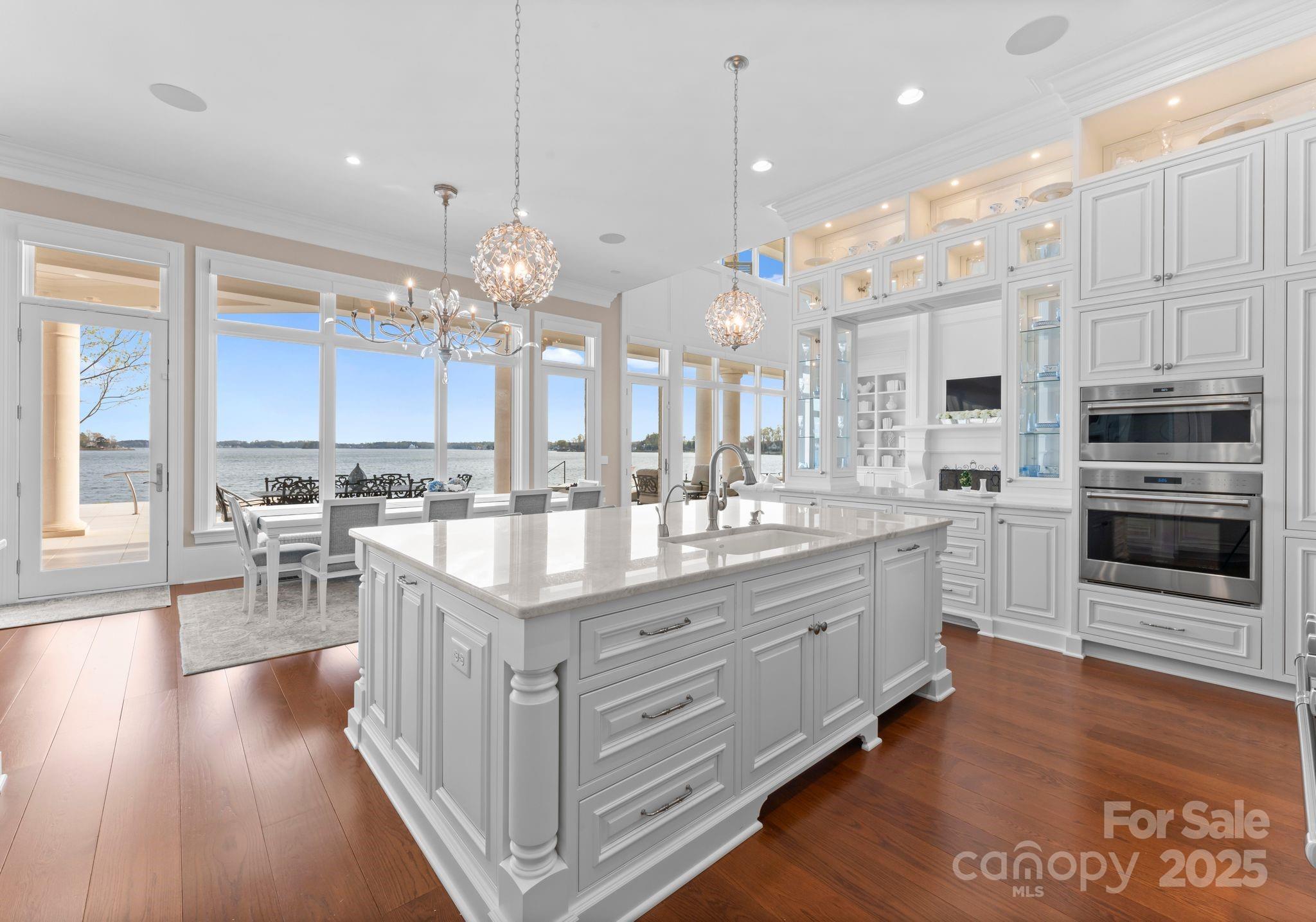 8228 Bay Pointe Drive Property Photo 13