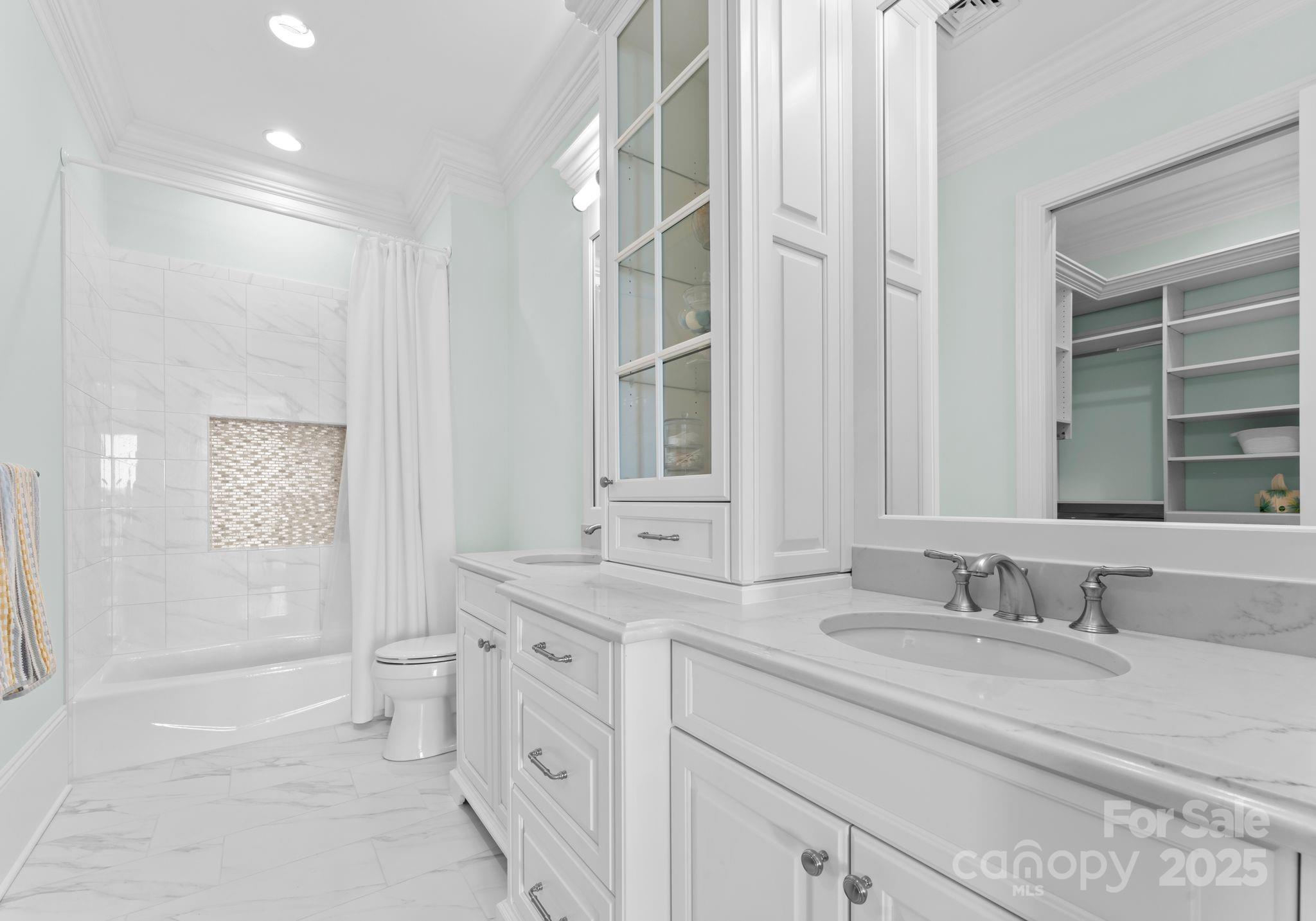 8228 Bay Pointe Drive Property Photo 32