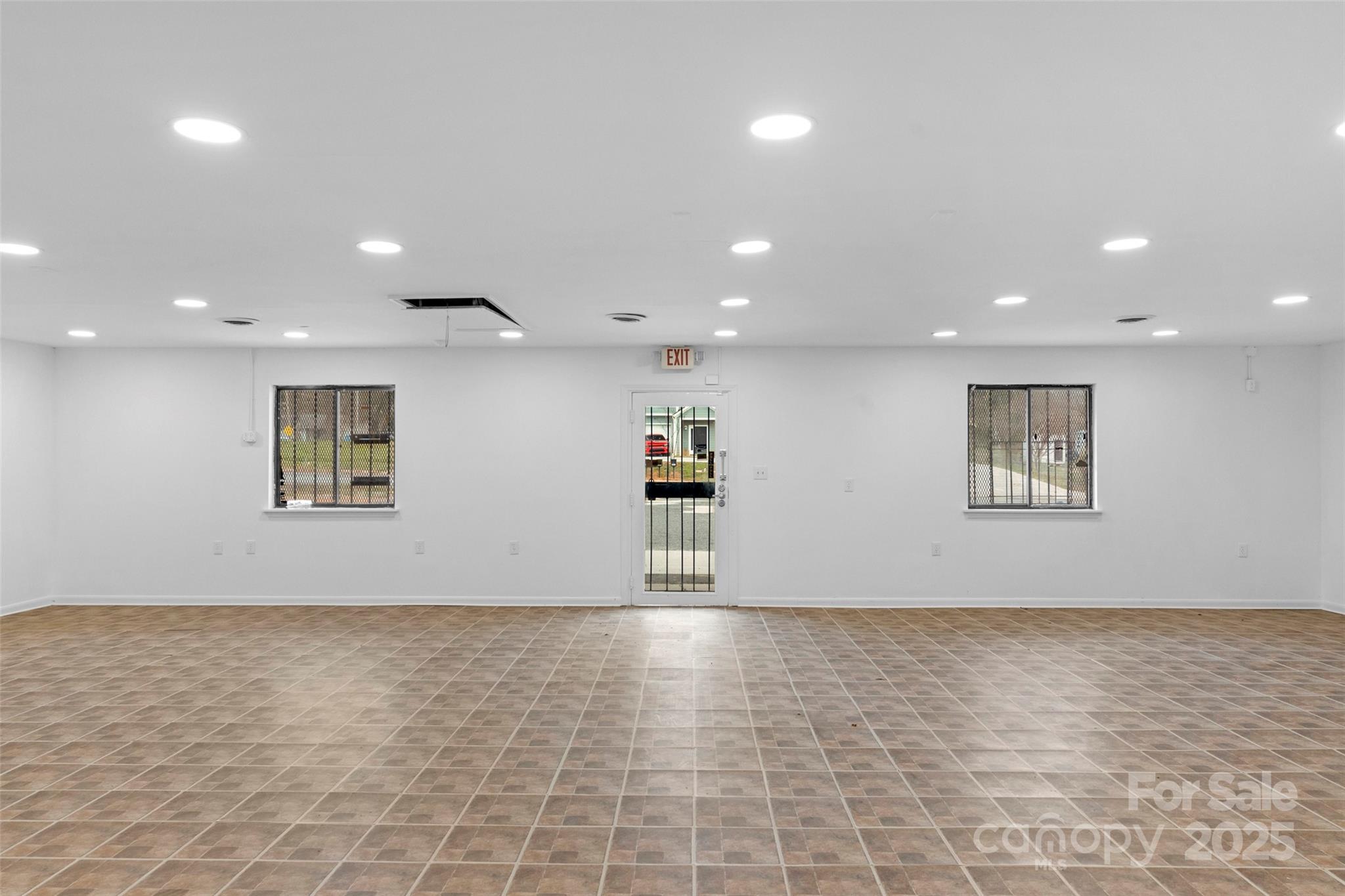 2215 West Boulevard Property Photo 12
