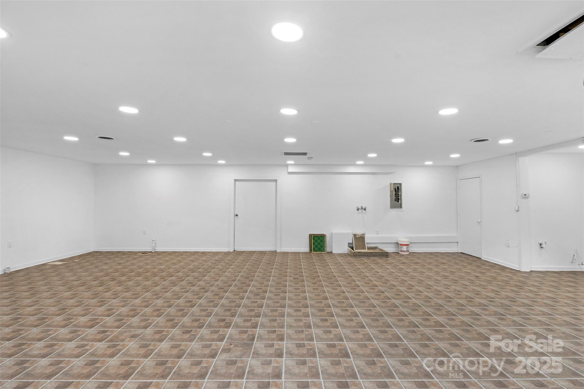 2215 West Boulevard Property Photo 13