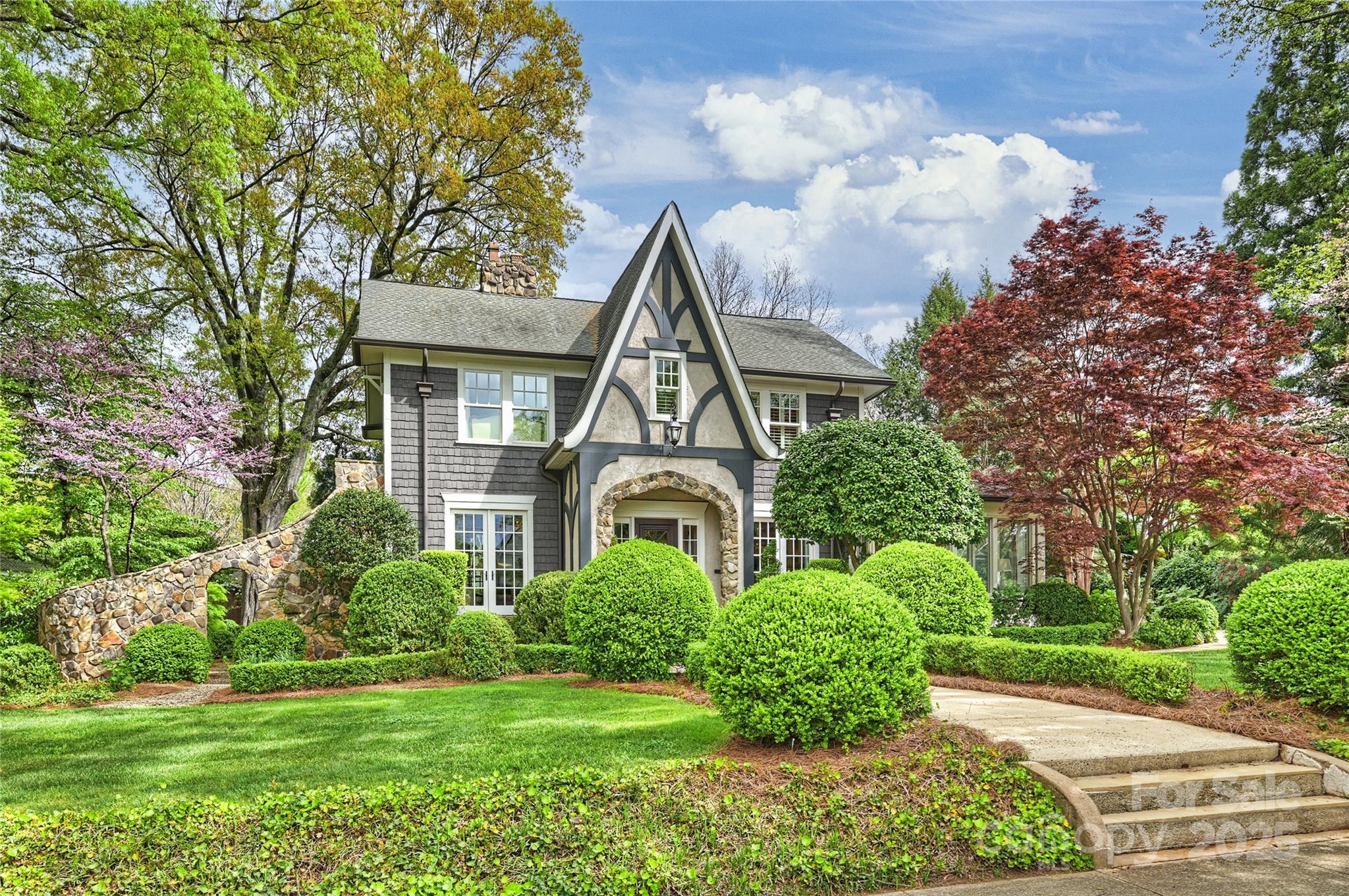 812 Bromley Road Property Photo