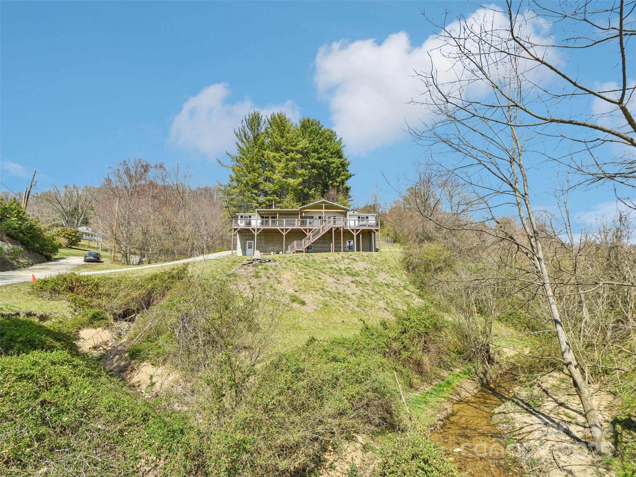 52 Westwind Drive Property Photo