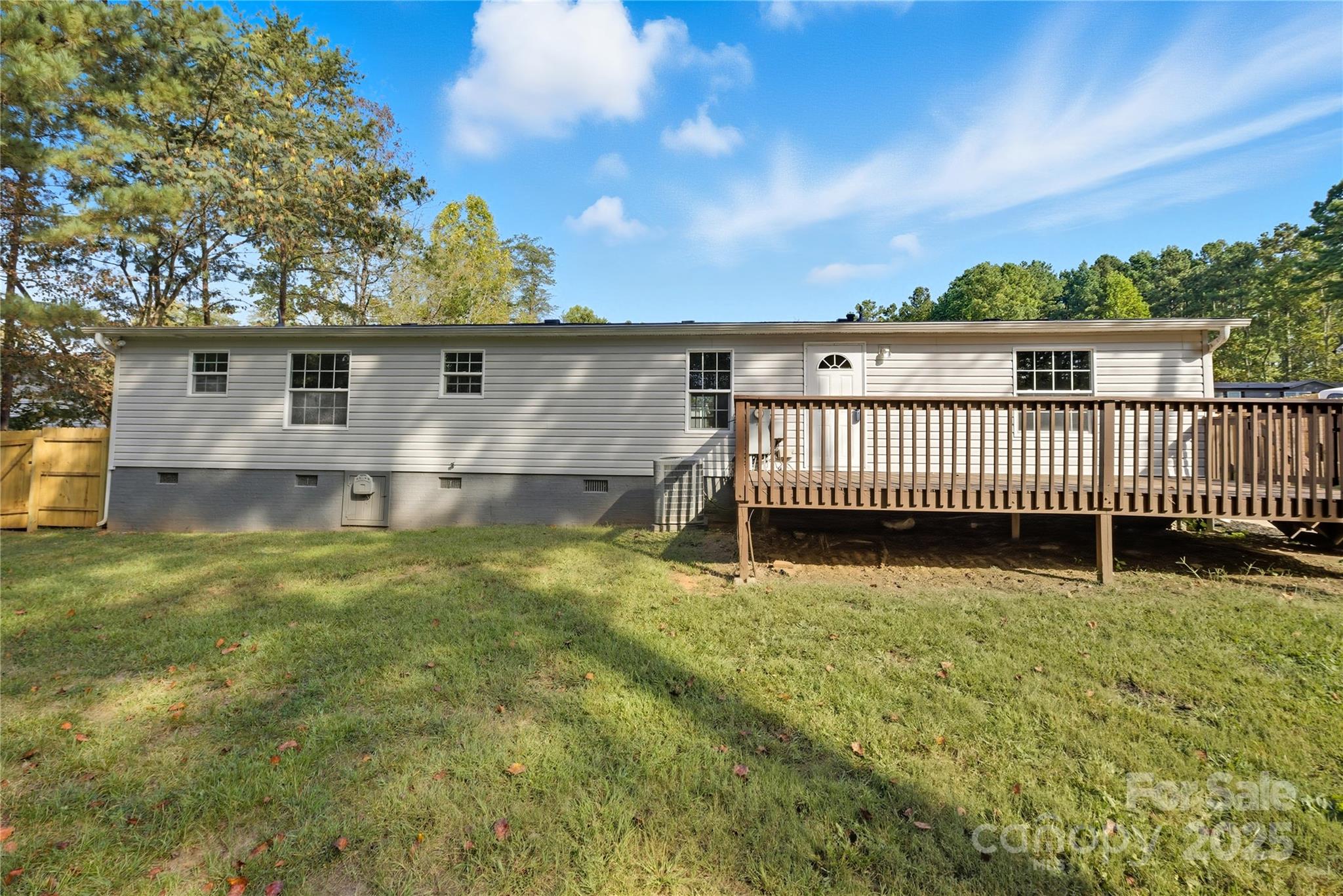 166 Brook Creek Drive Property Photo 5