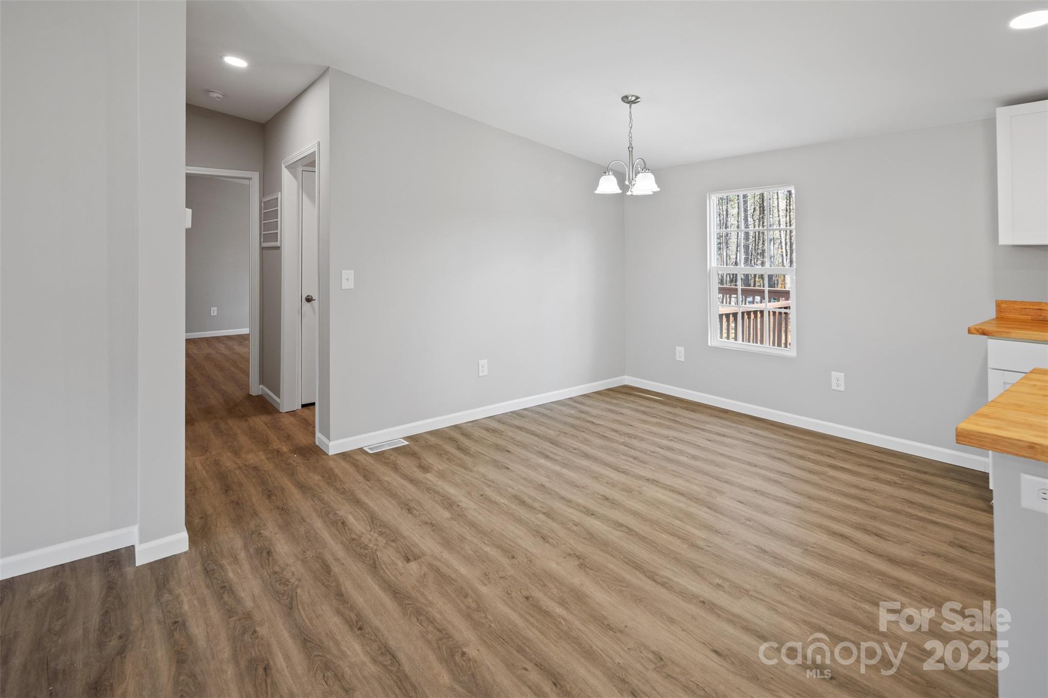 166 Brook Creek Drive Property Photo 15