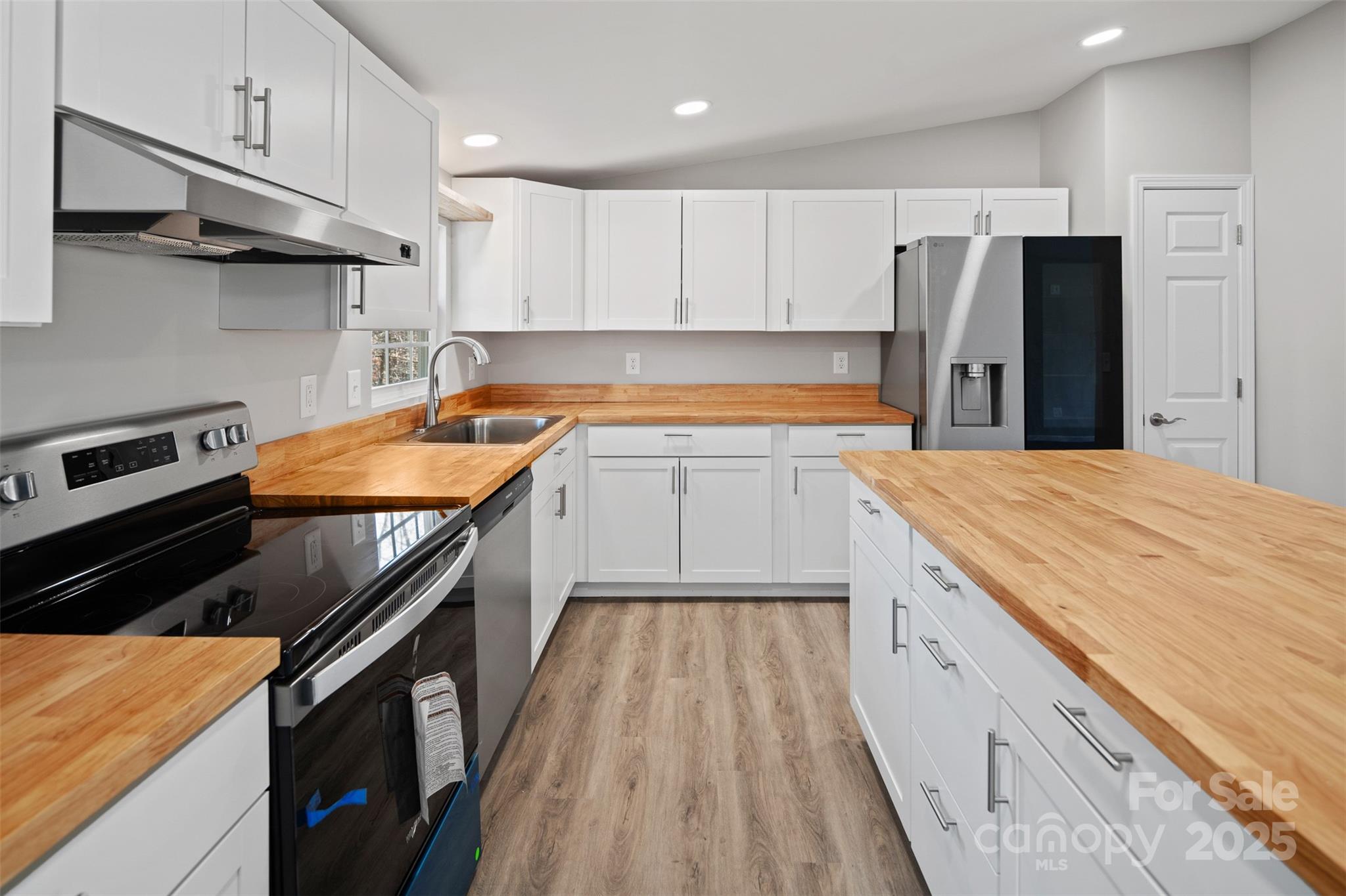 166 Brook Creek Drive Property Photo 16