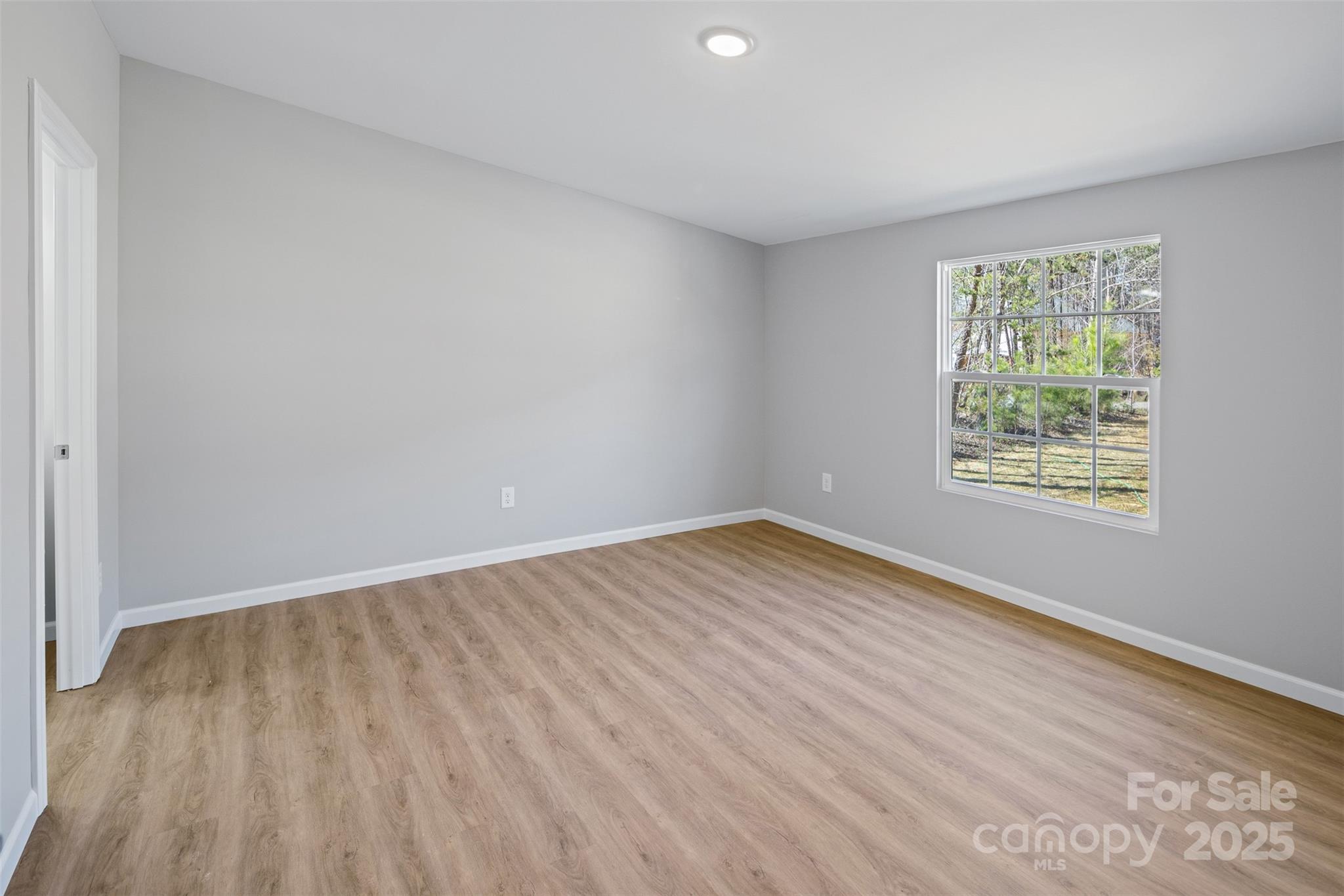 166 Brook Creek Drive Property Photo 18