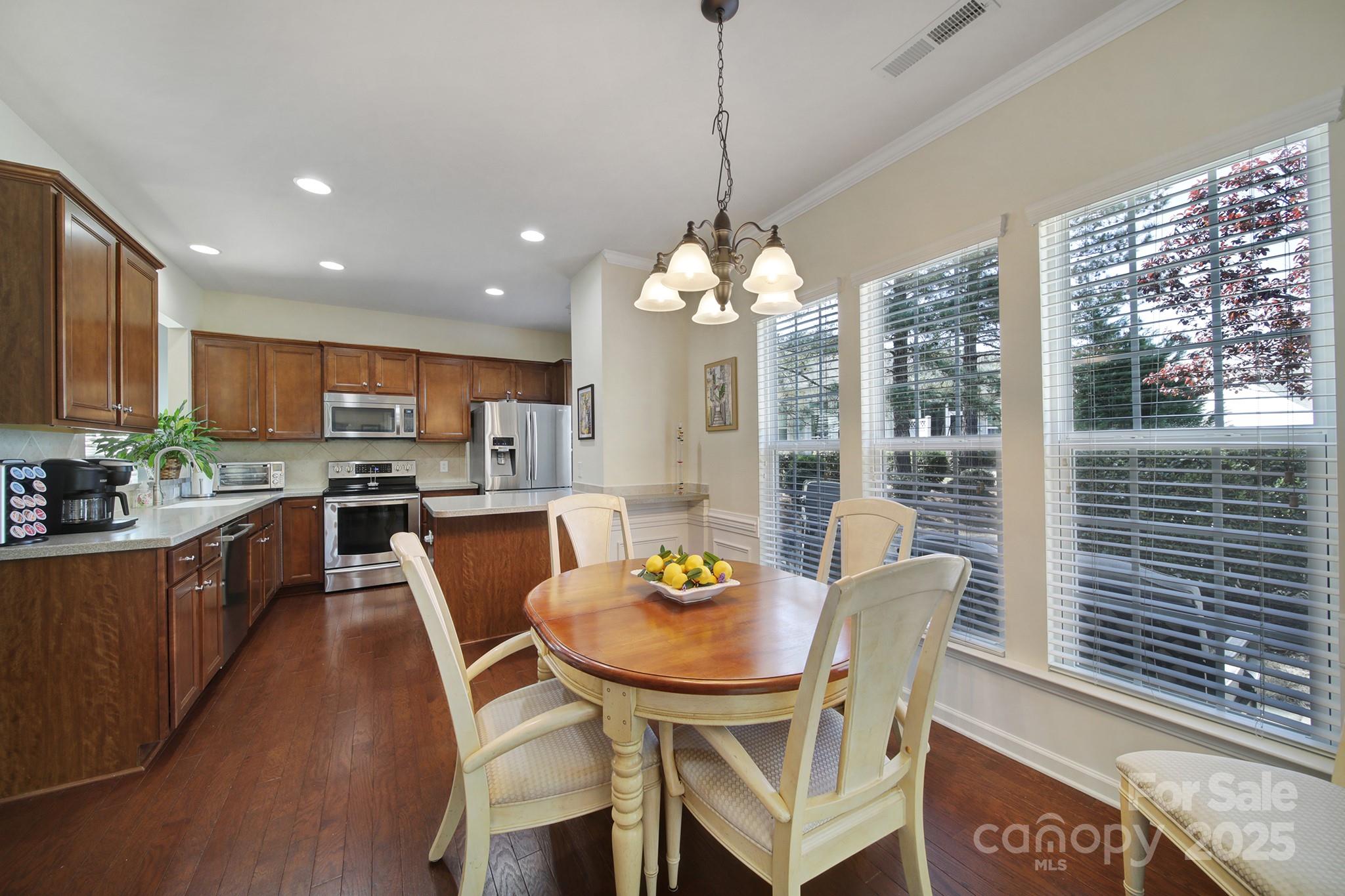 5011 Broad Lane Property Photo 10
