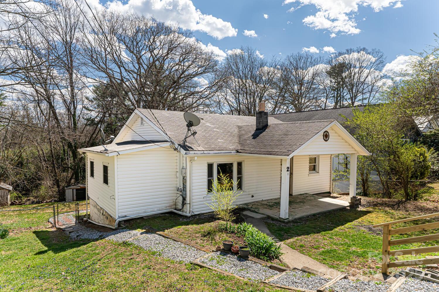 2 Evergreen Avenue Property Photo 1