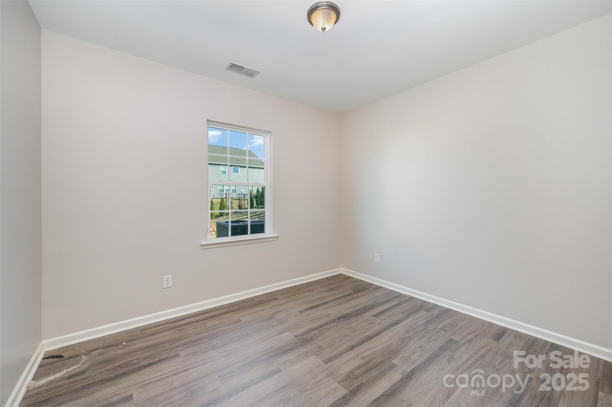 16718 Keene Court Property Photo 13