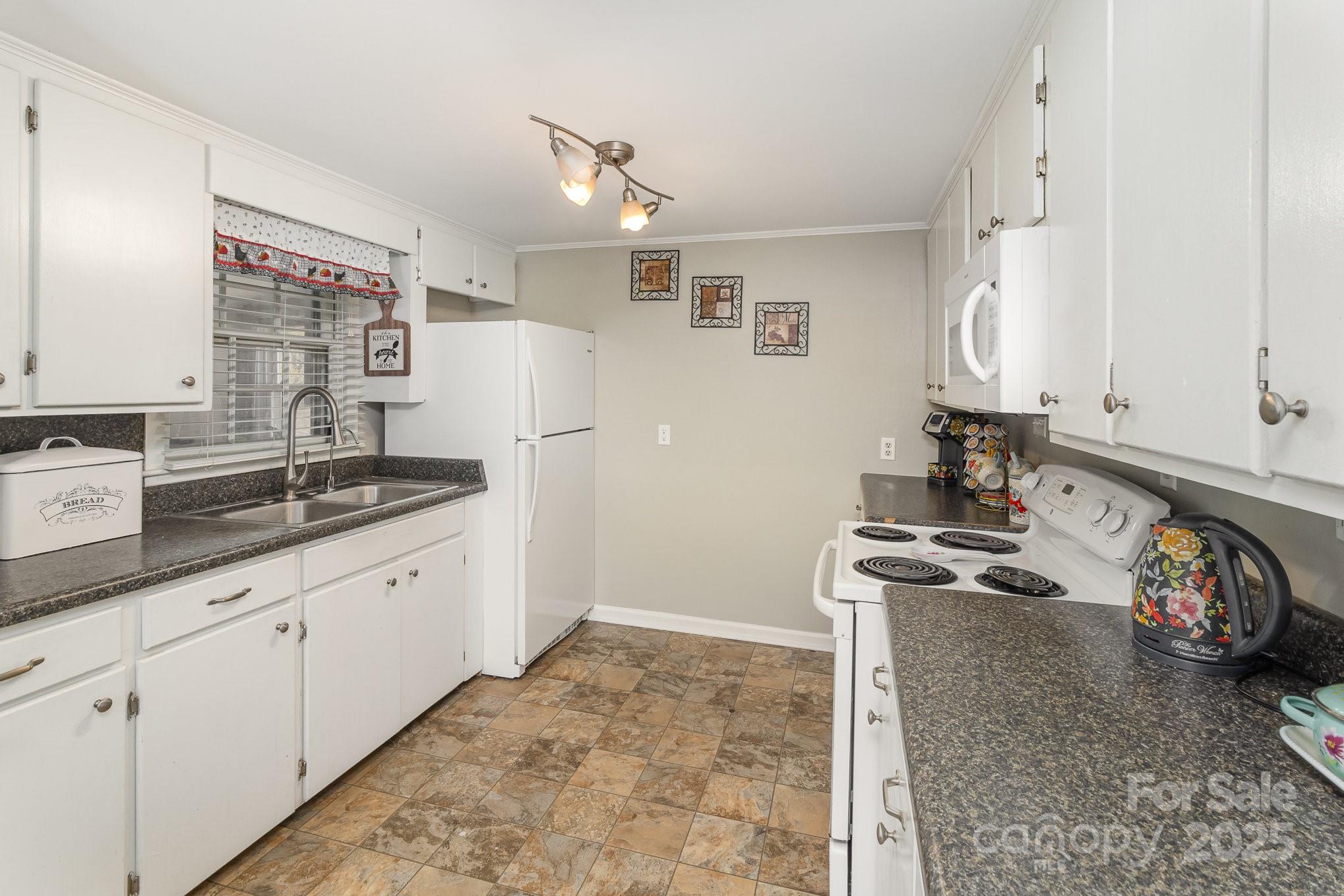 515 Burlington Street Property Photo 1