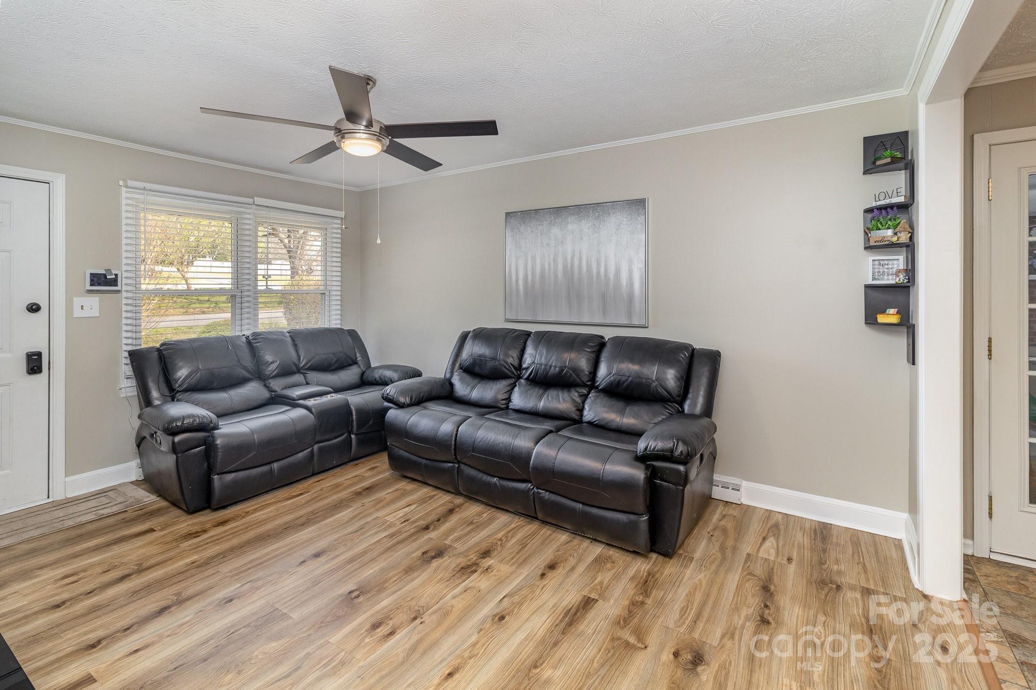 515 Burlington Street Property Photo 5