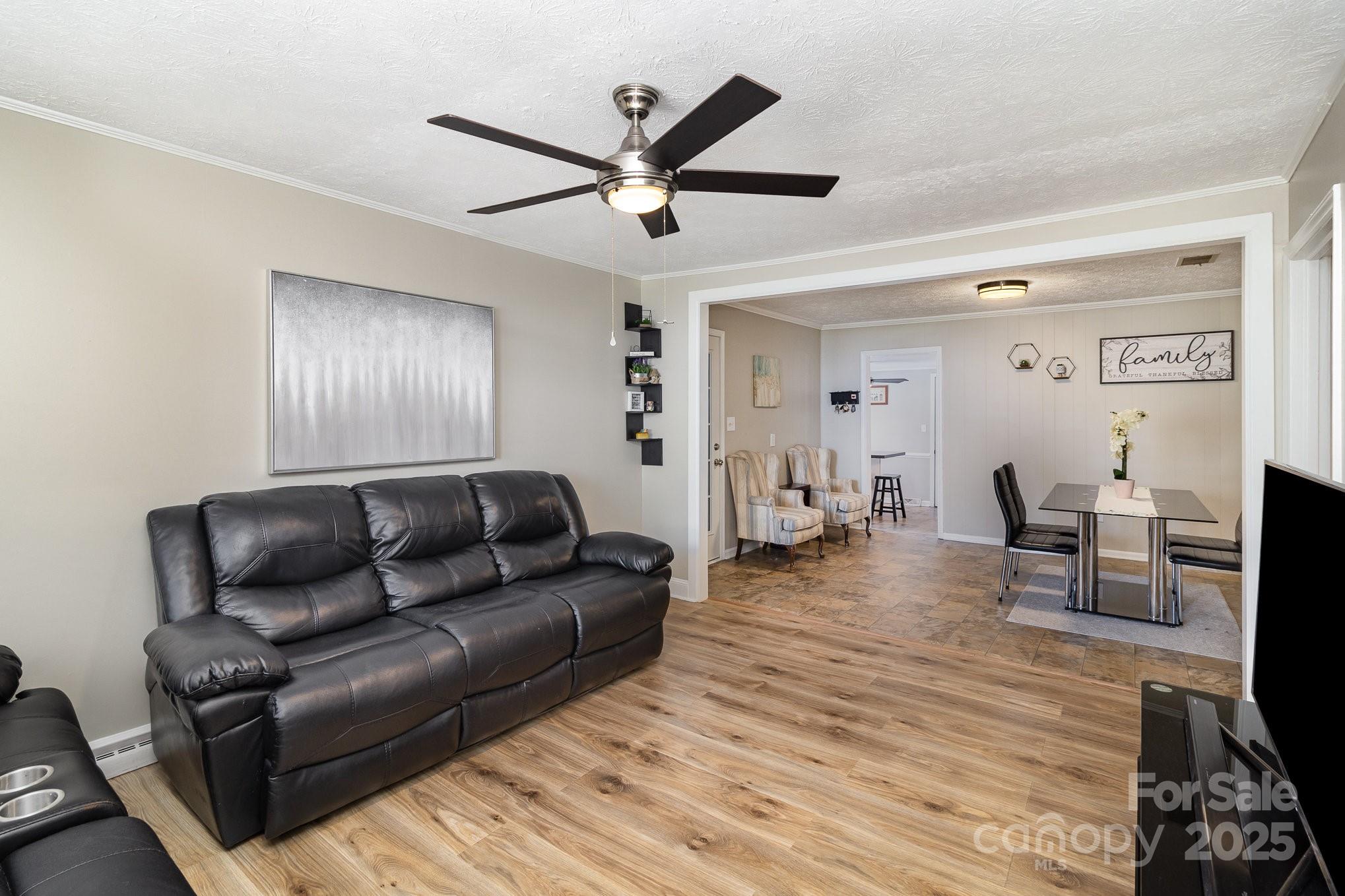 515 Burlington Street Property Photo 6