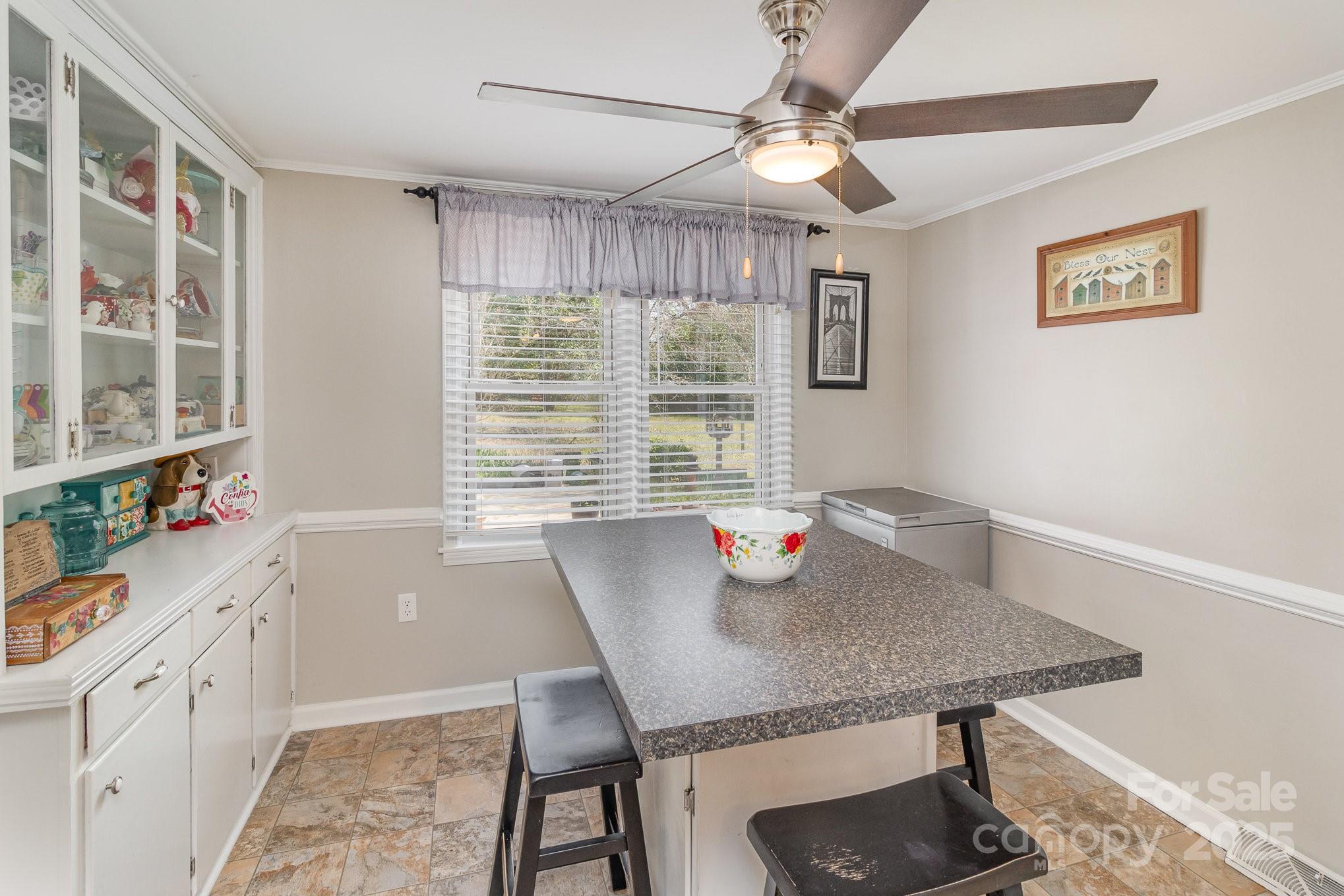 515 Burlington Street Property Photo 11