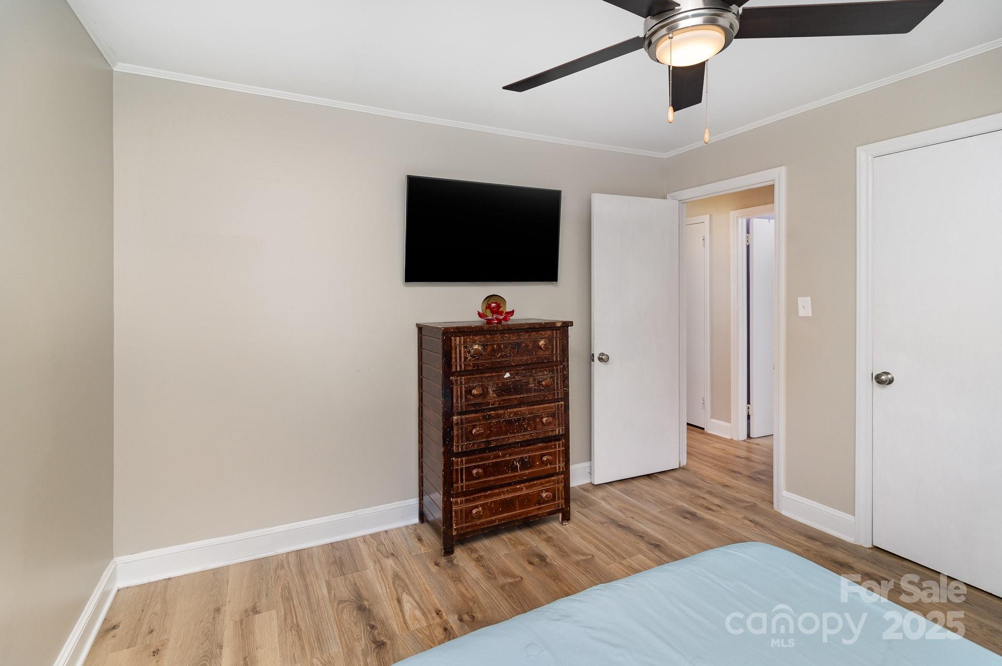 515 Burlington Street Property Photo 15