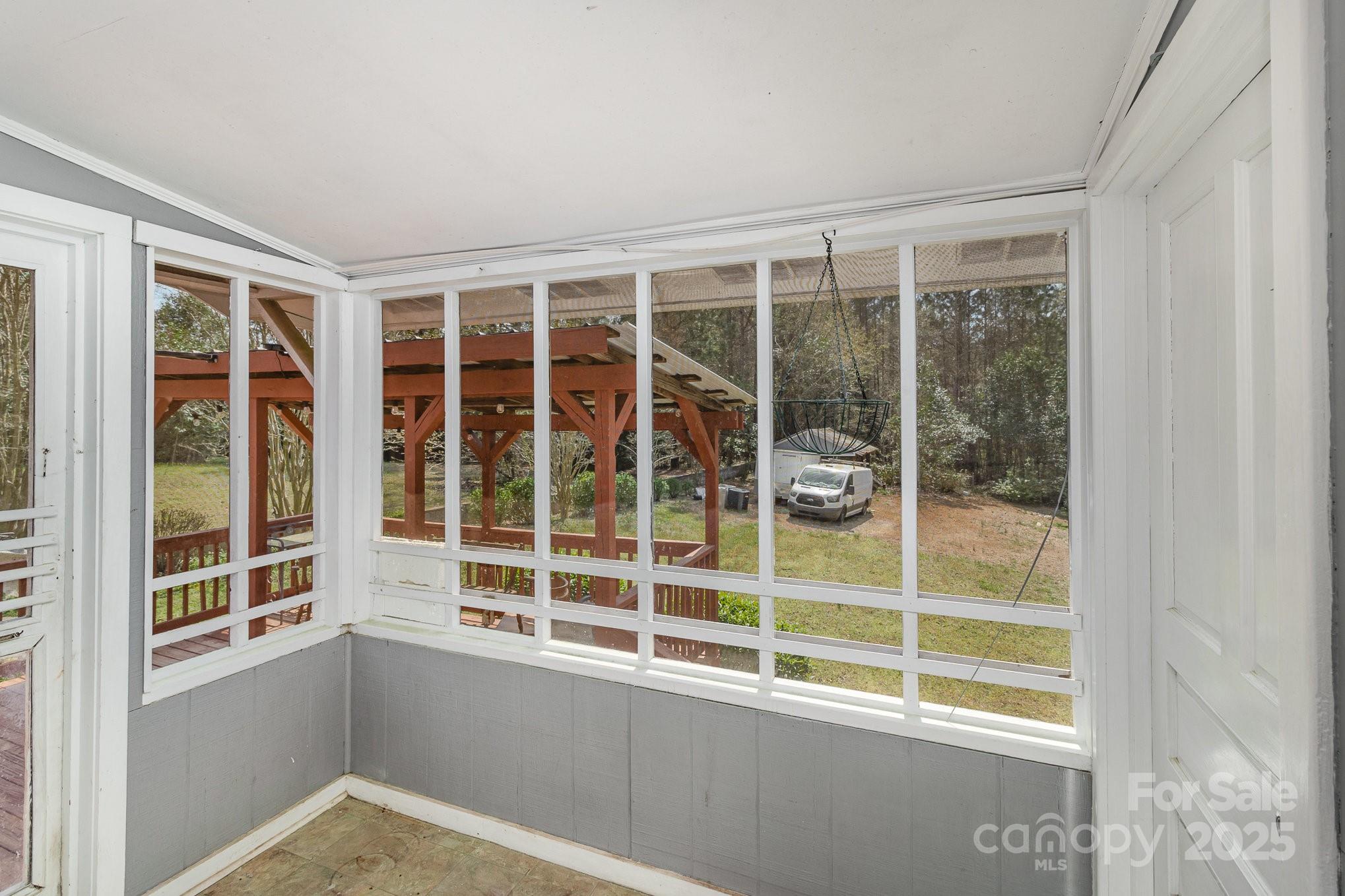 515 Burlington Street Property Photo 20