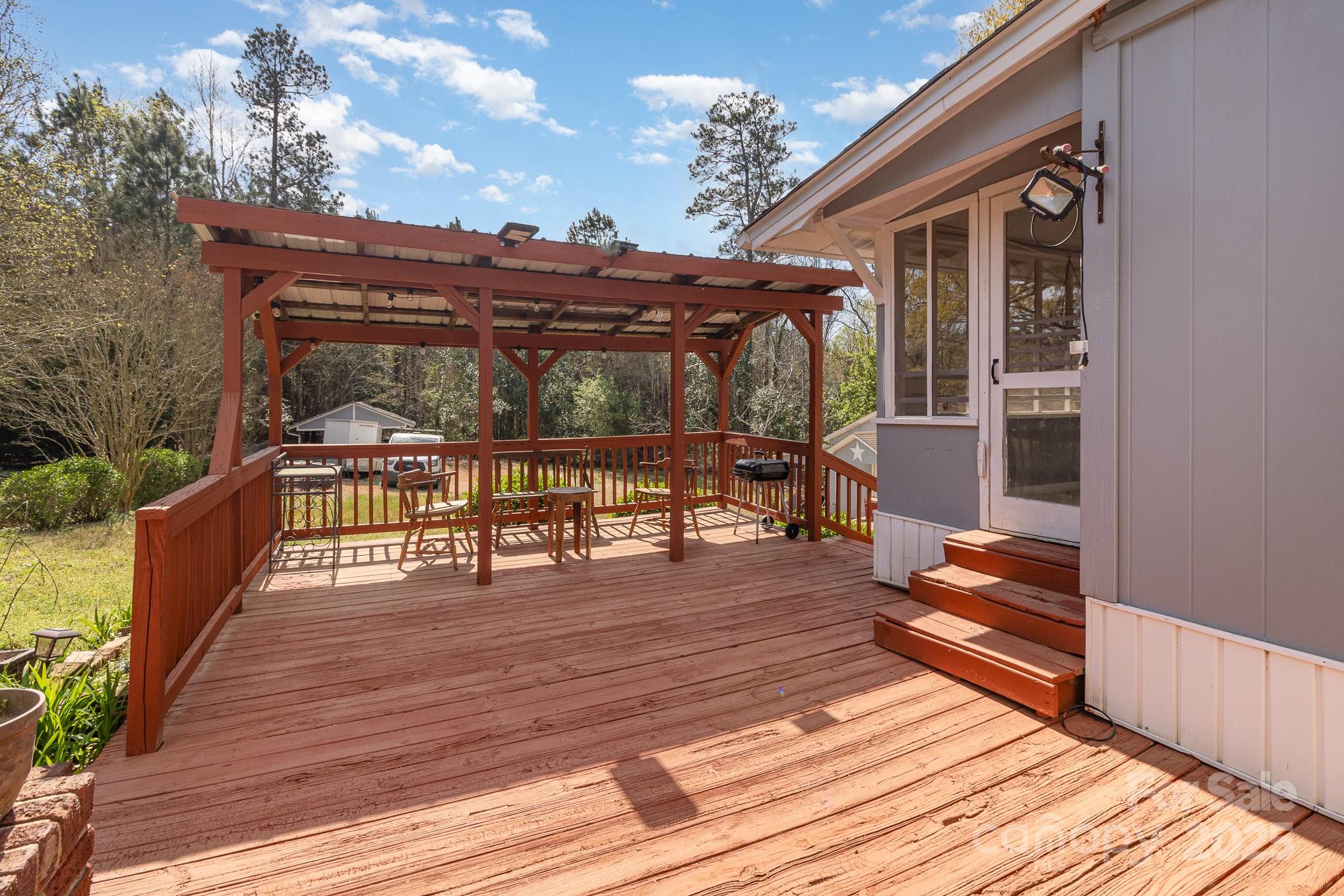 515 Burlington Street Property Photo 21