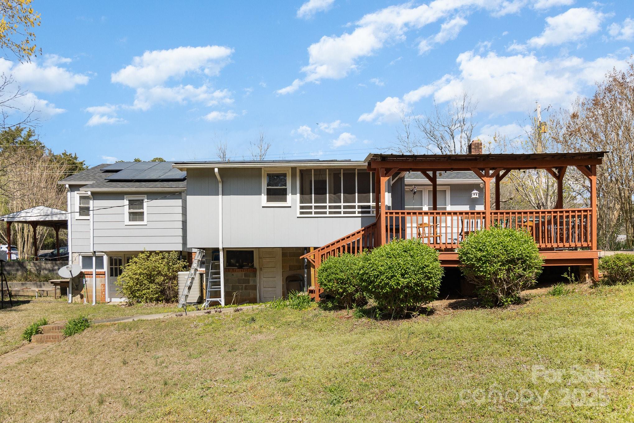 515 Burlington Street Property Photo 22