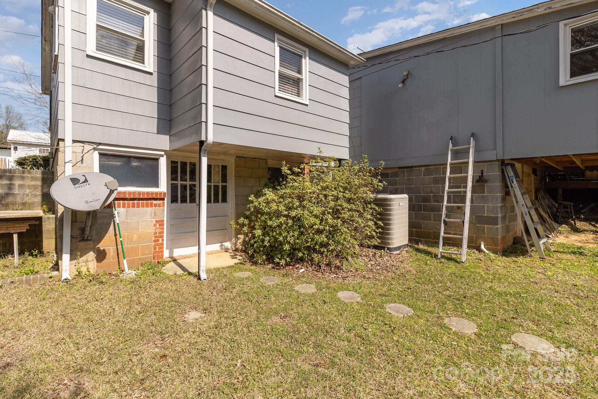 515 Burlington Street Property Photo 23