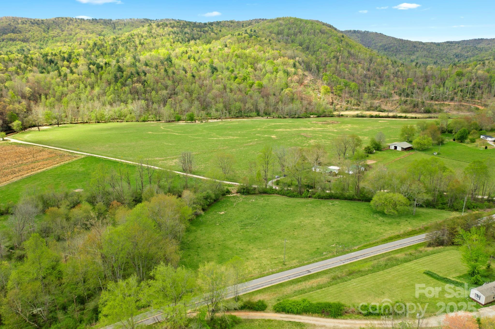 999 Casper Hawkins Road Property Photo 16