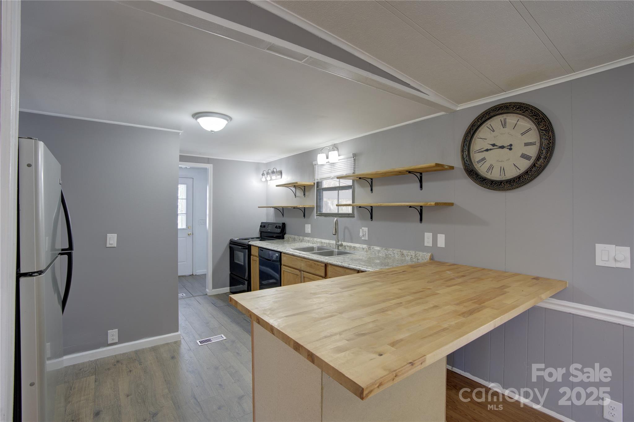13 Woodscape Drive Property Photo