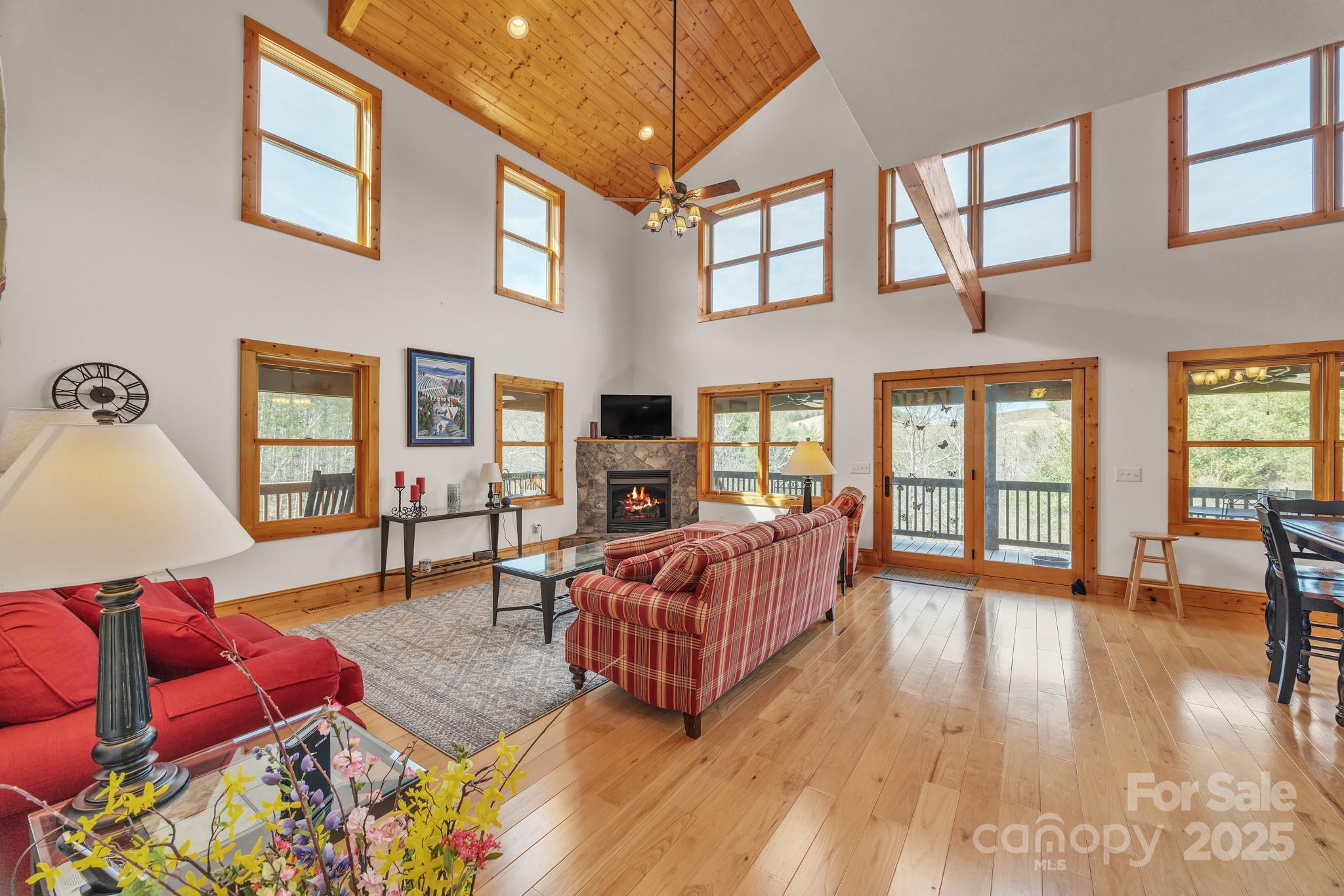 1118 Lucy Bell Road Property Photo 9