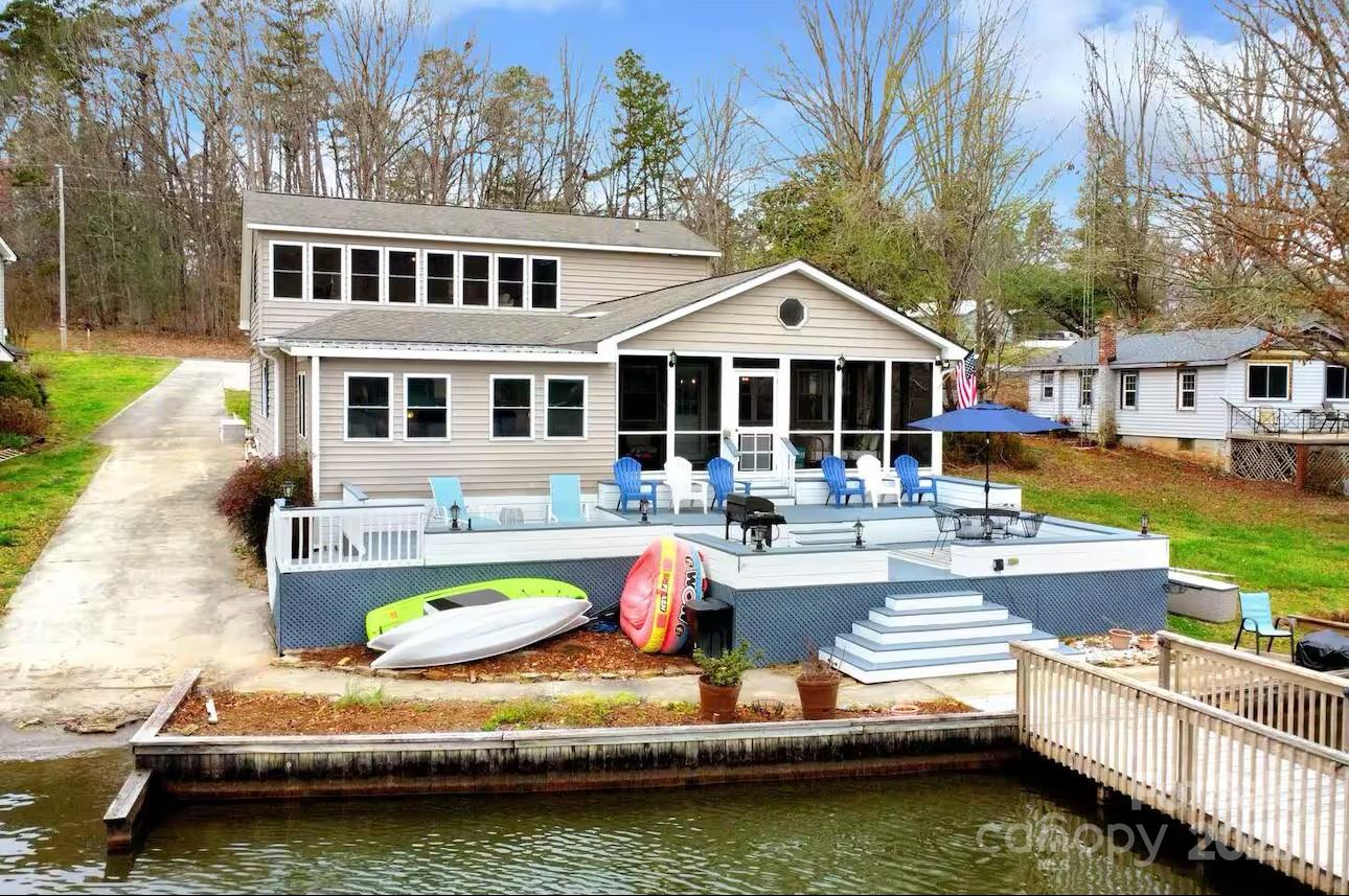 938 Pinehaven Drive Property Photo 1