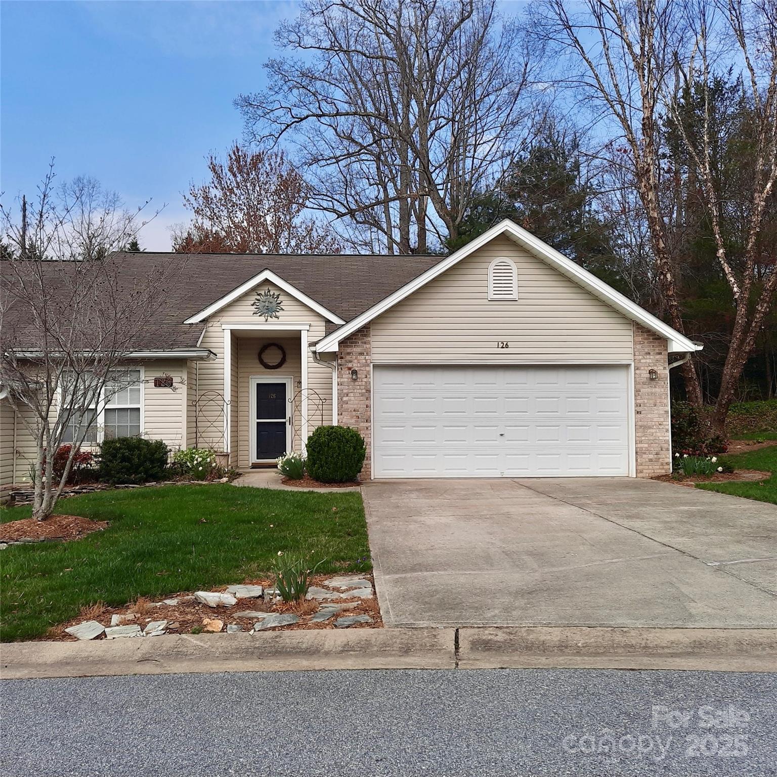 126 Wiltshire Circle Property Photo