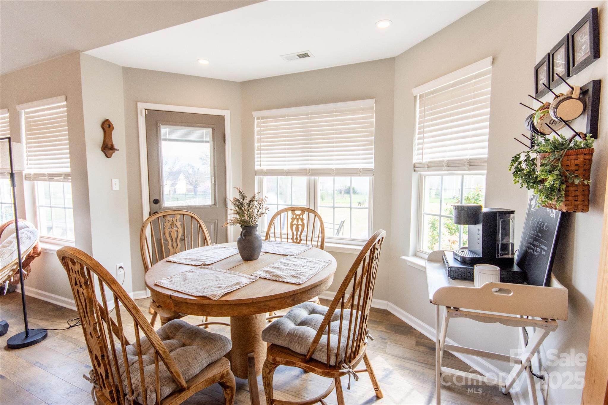 118 Heathrow Lane Property Photo 14