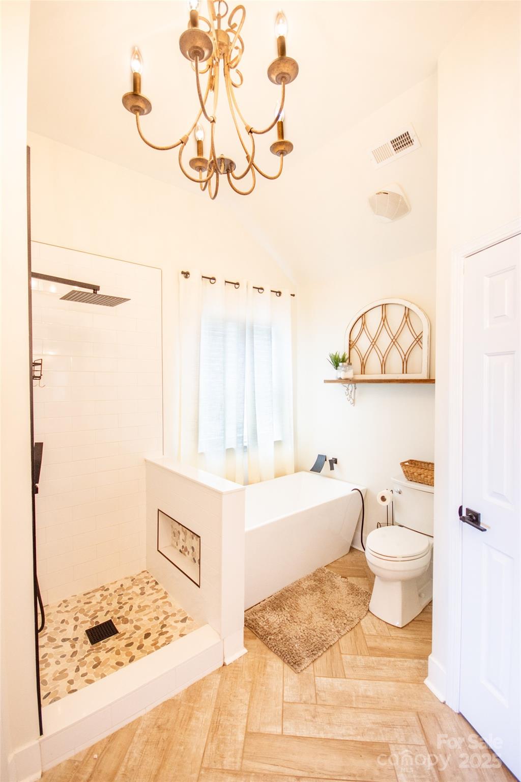 118 Heathrow Lane Property Photo 25