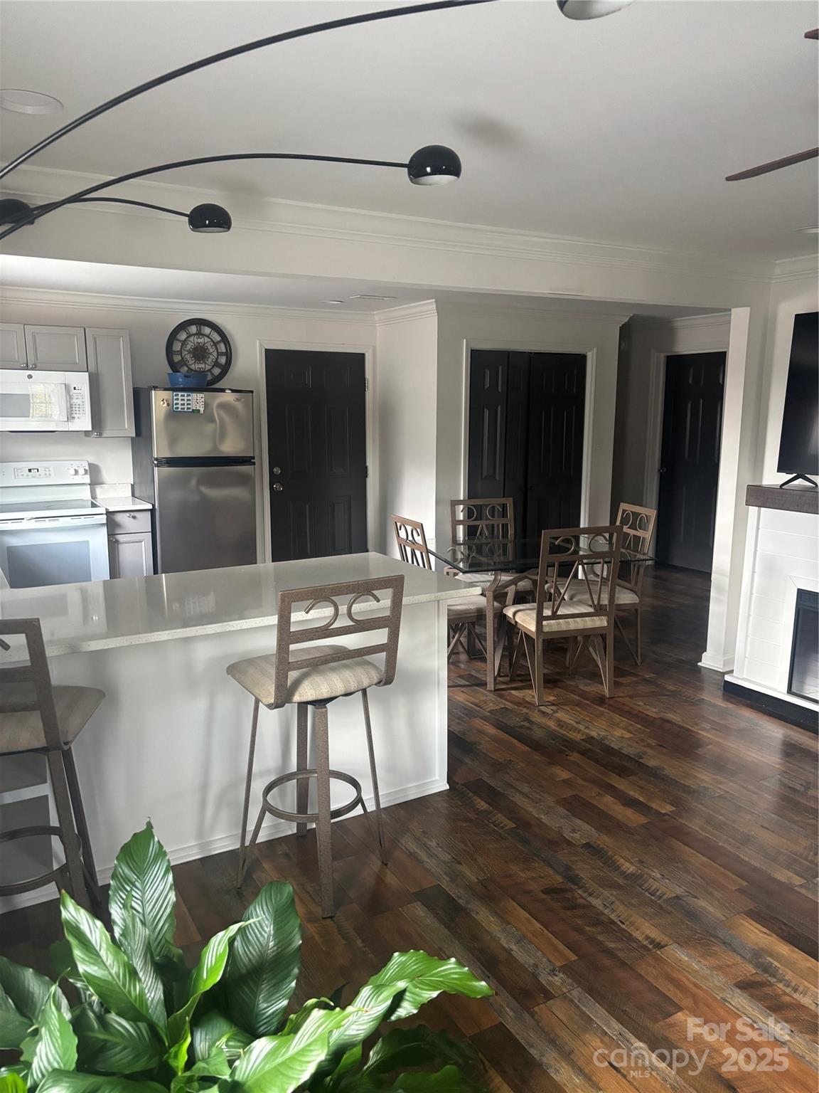 1022 Parker Street Property Photo 5