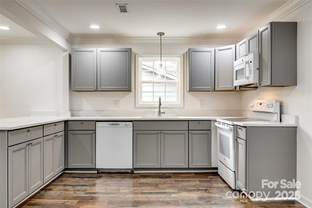 1022 Parker Street Property Photo 15