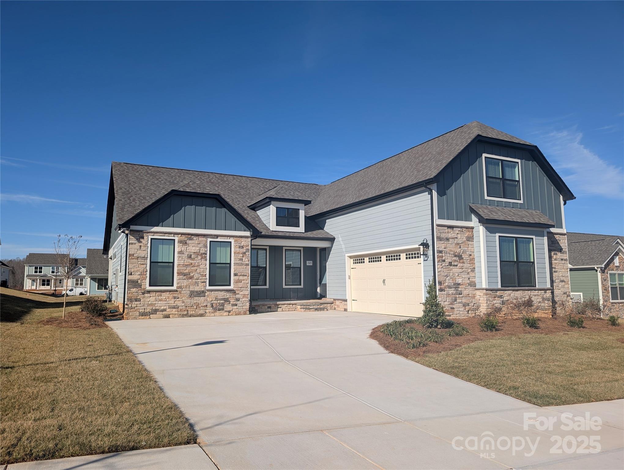 1925 Hendricks Street Property Photo 1