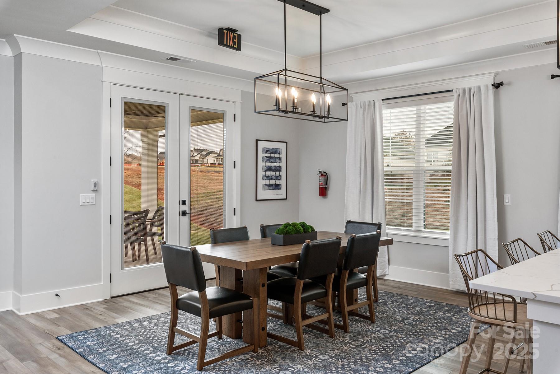 1925 Hendricks Street Property Photo 6