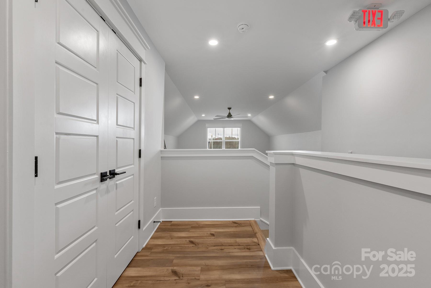 1925 Hendricks Street Property Photo 9