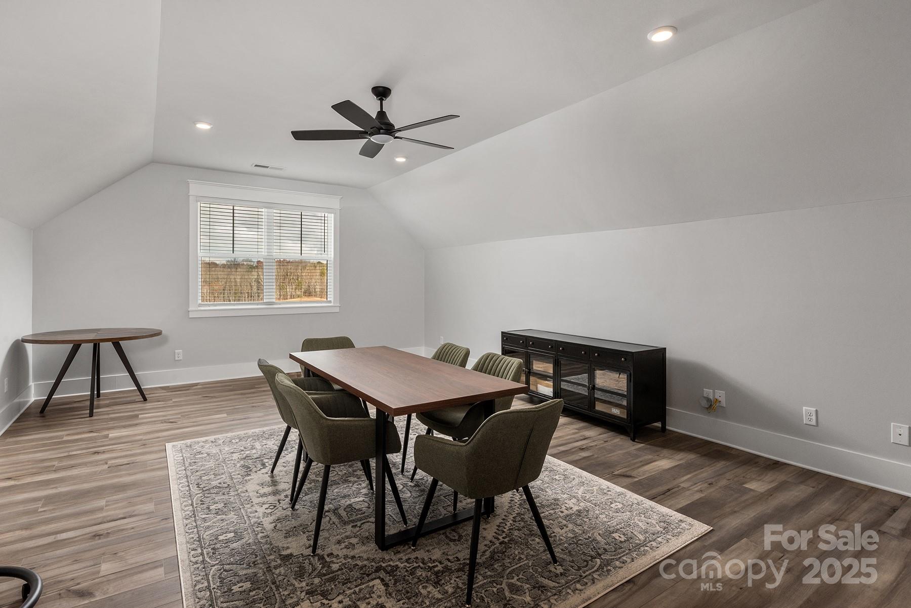 1925 Hendricks Street Property Photo 10