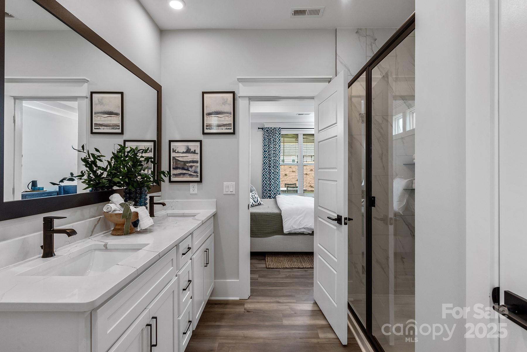 1925 Hendricks Street Property Photo 14