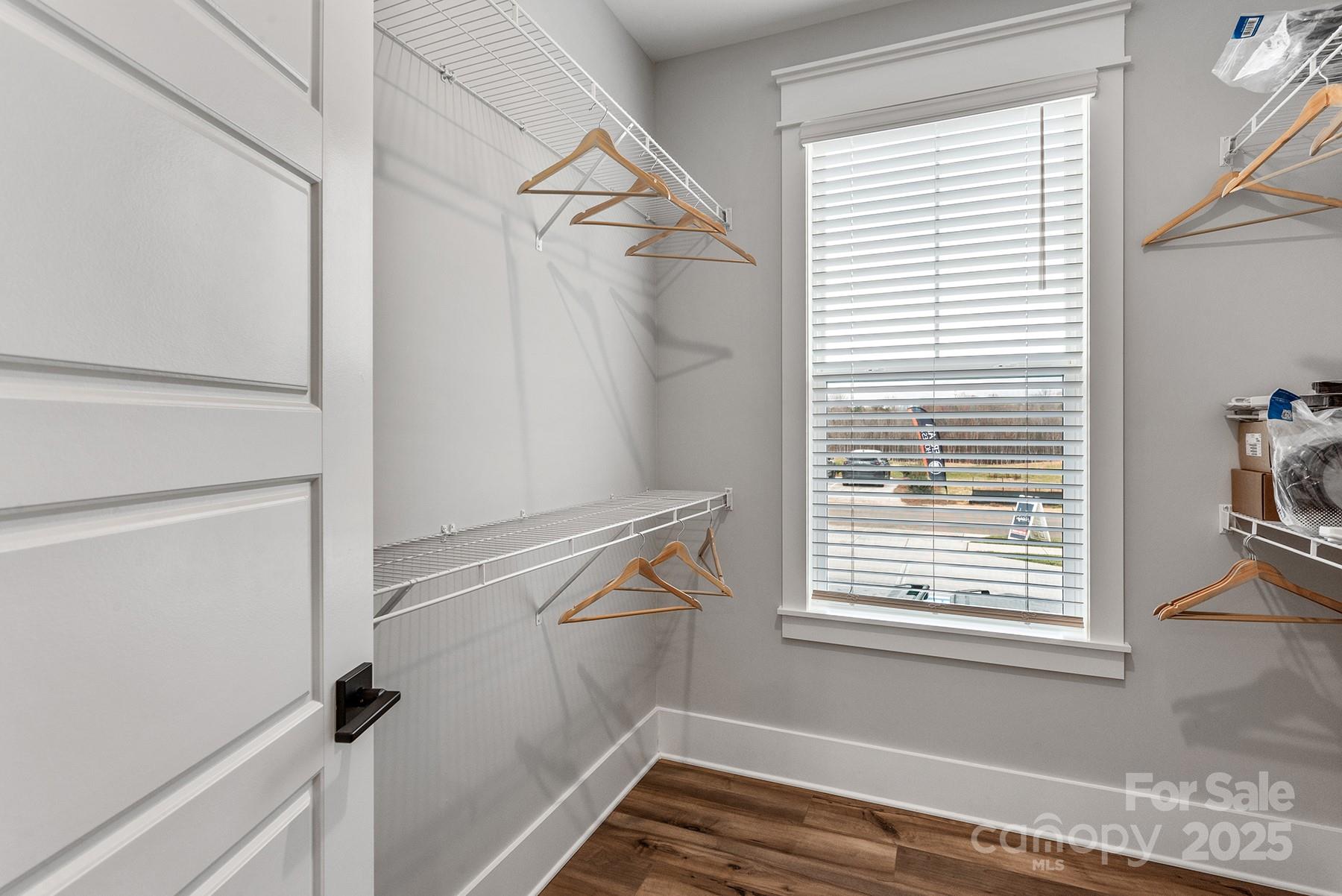 1925 Hendricks Street Property Photo 15