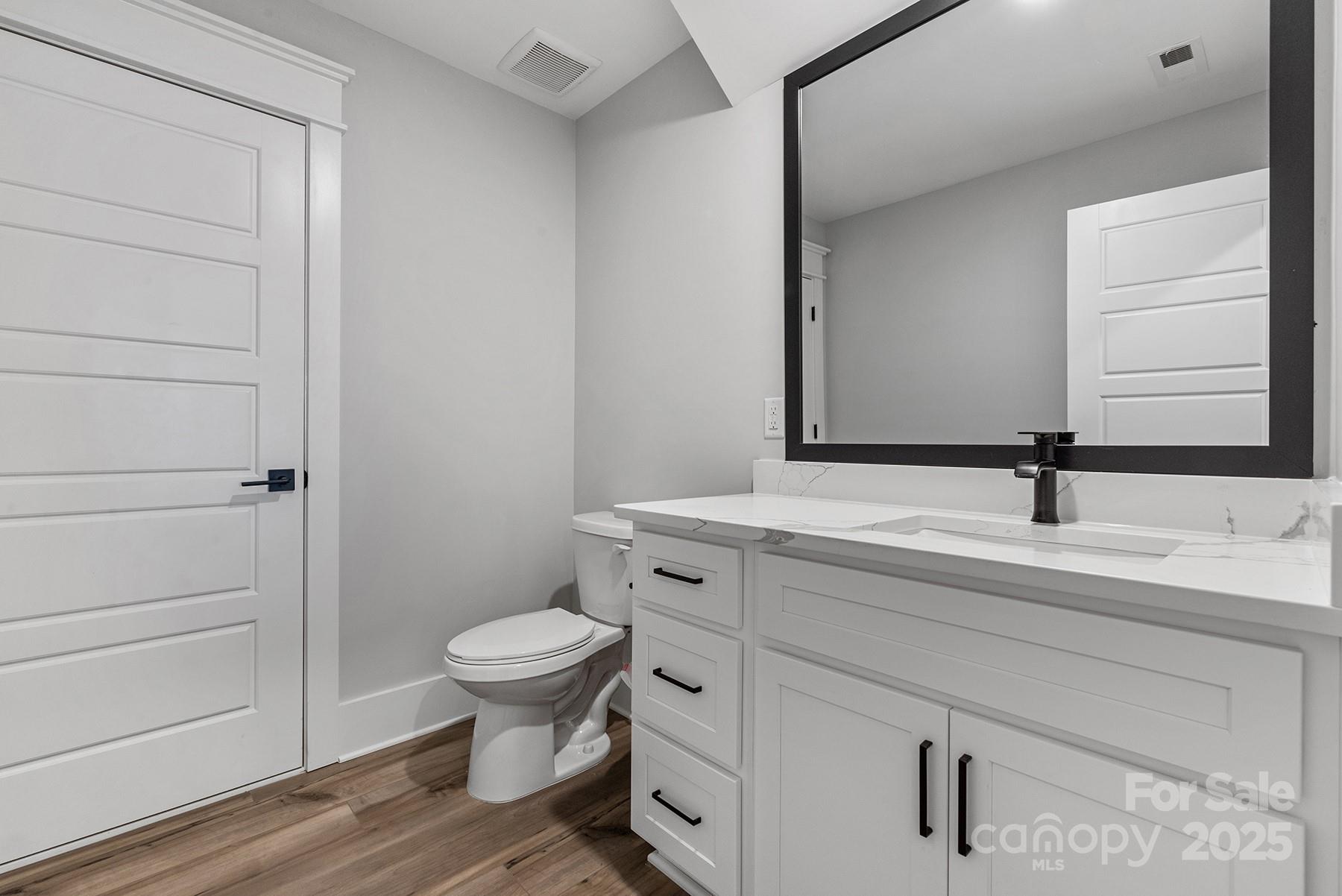 1925 Hendricks Street Property Photo 18