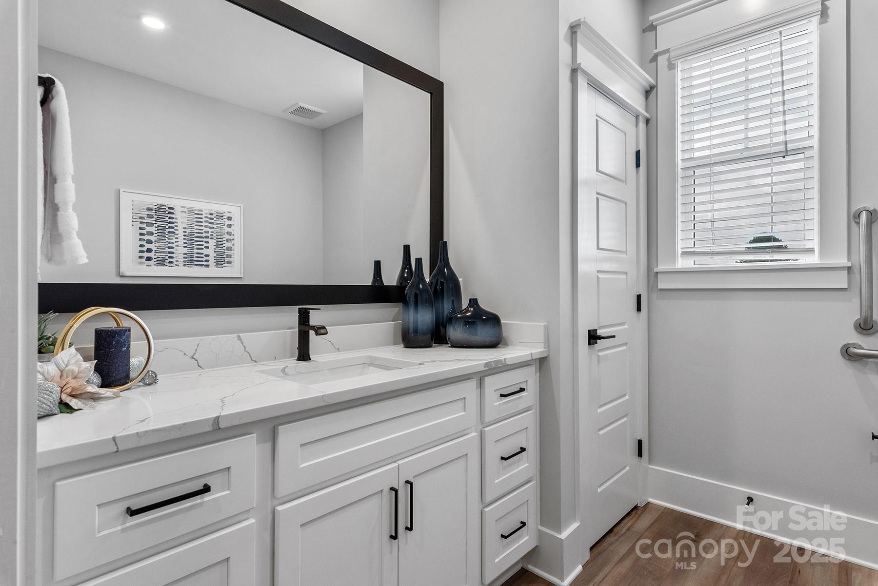 1925 Hendricks Street Property Photo 19