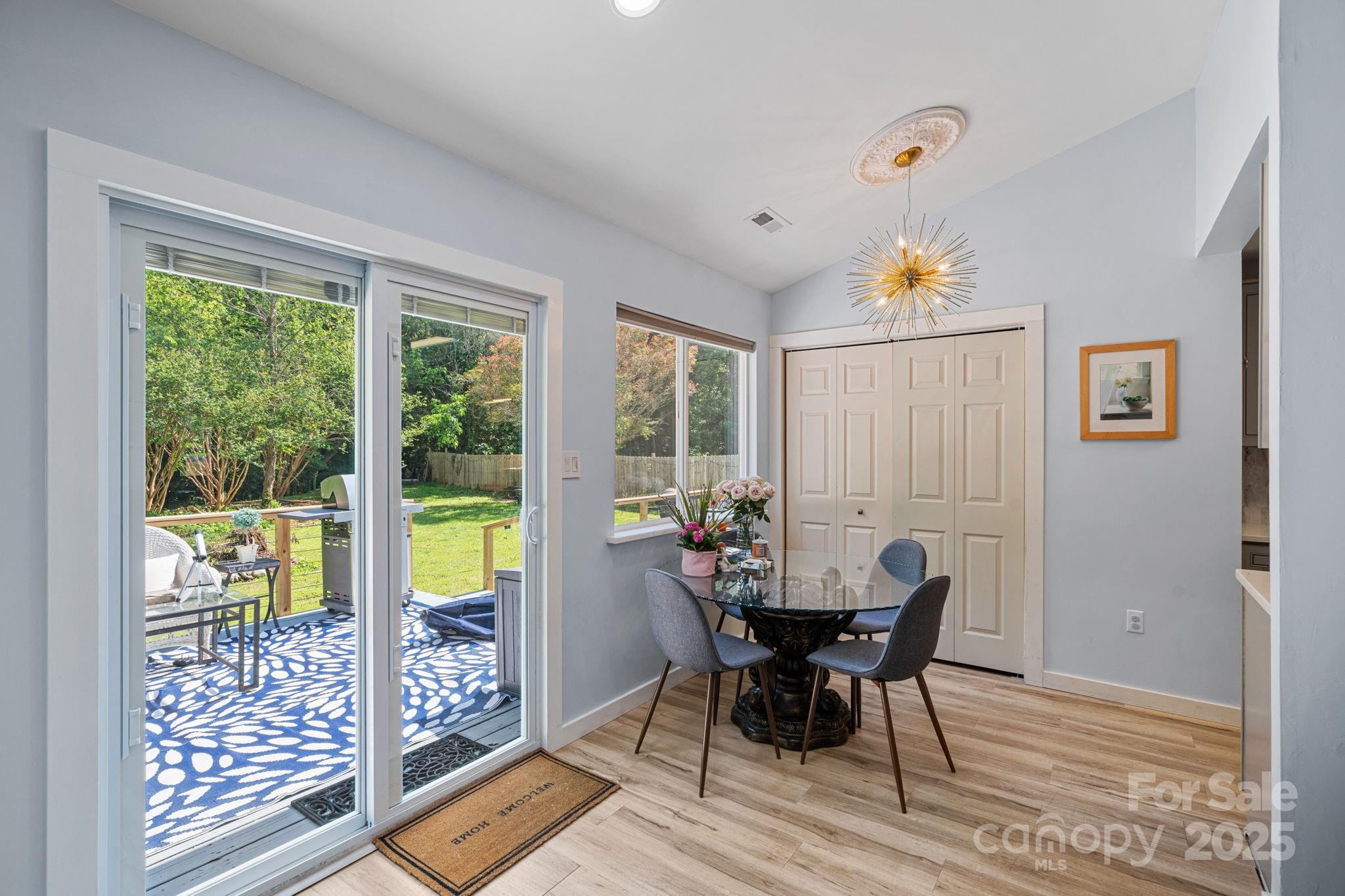 8122 Sherington Way Property Photo 6