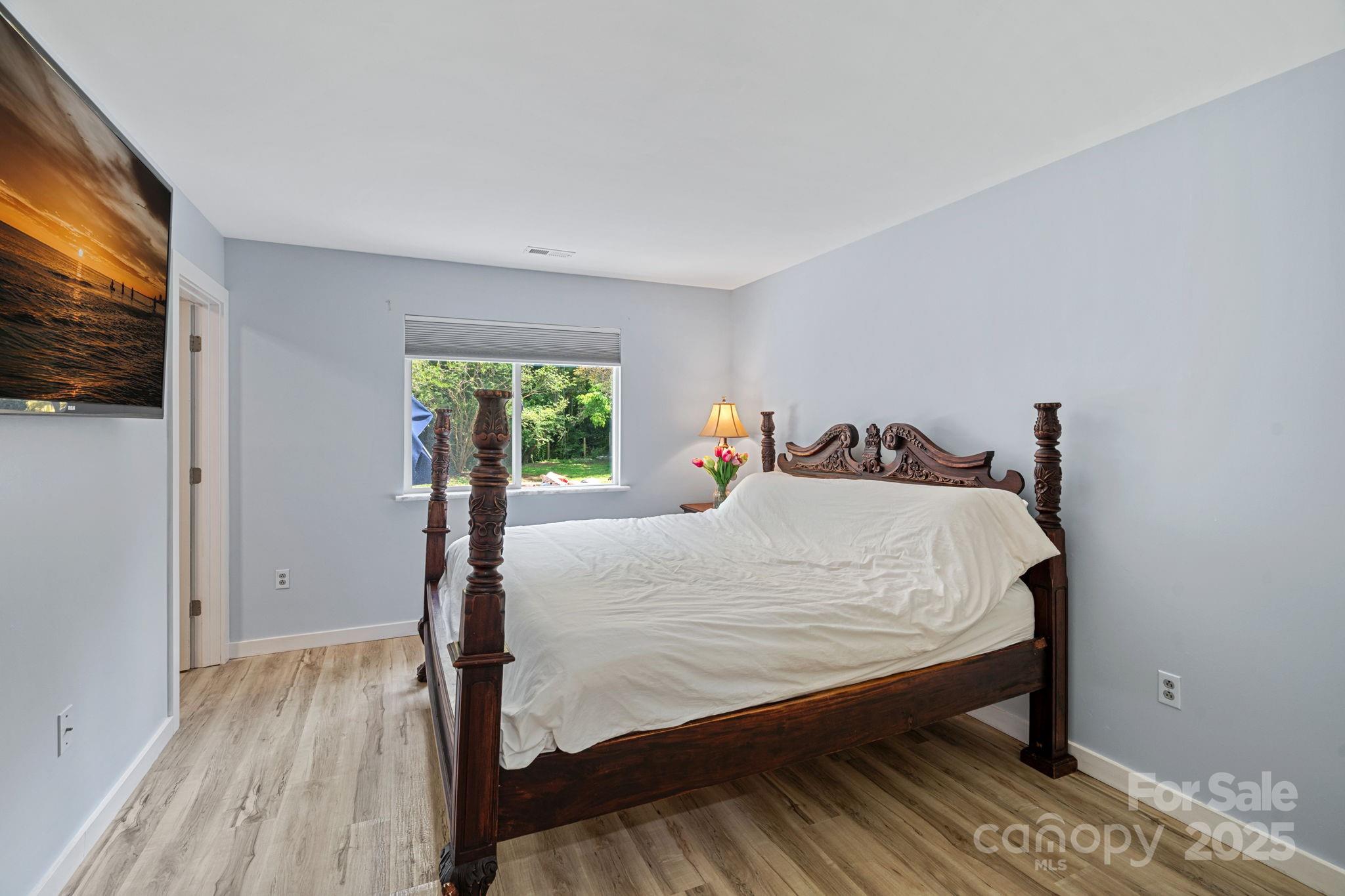 8122 Sherington Way Property Photo 10