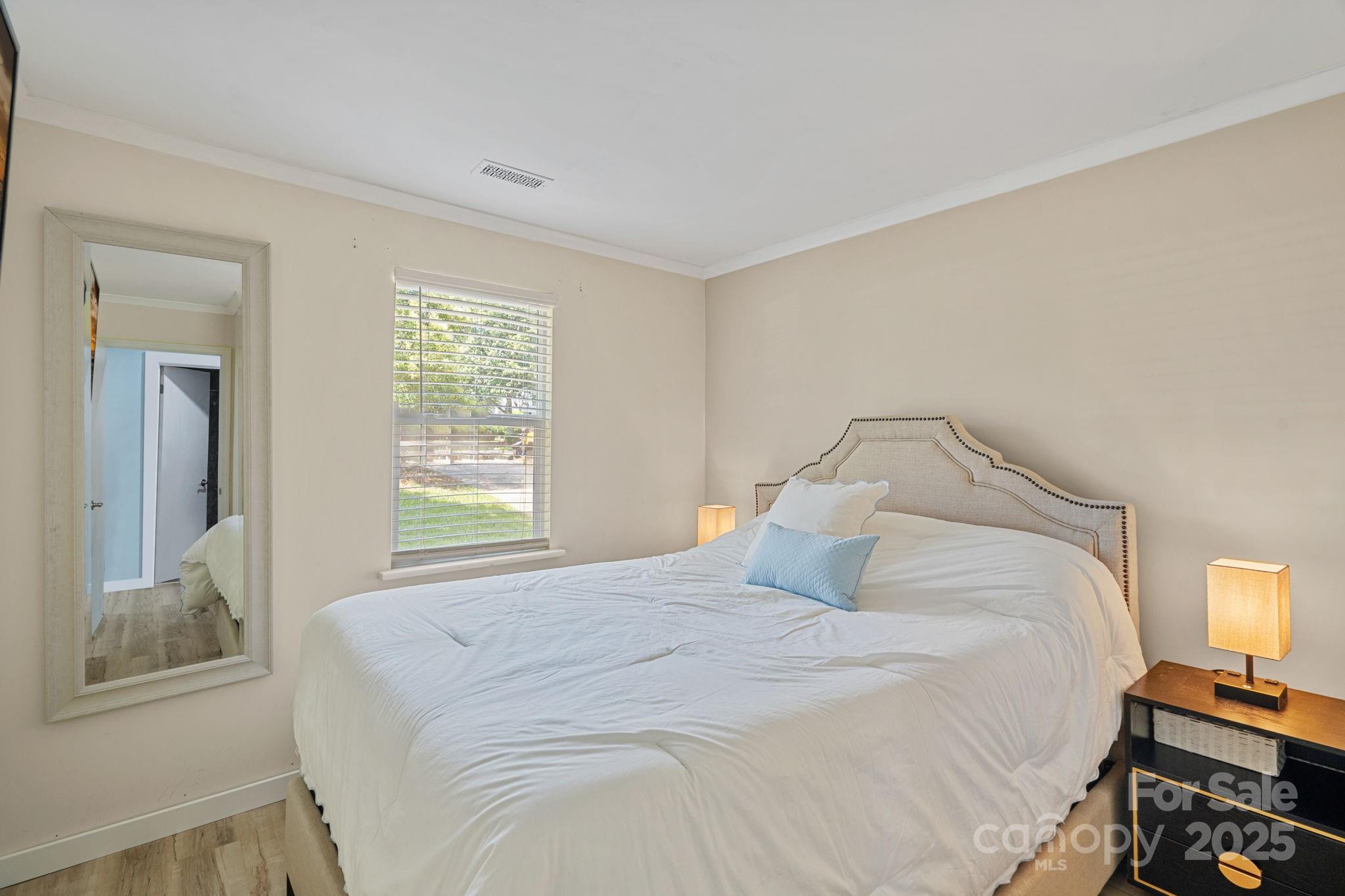 8122 Sherington Way Property Photo 13