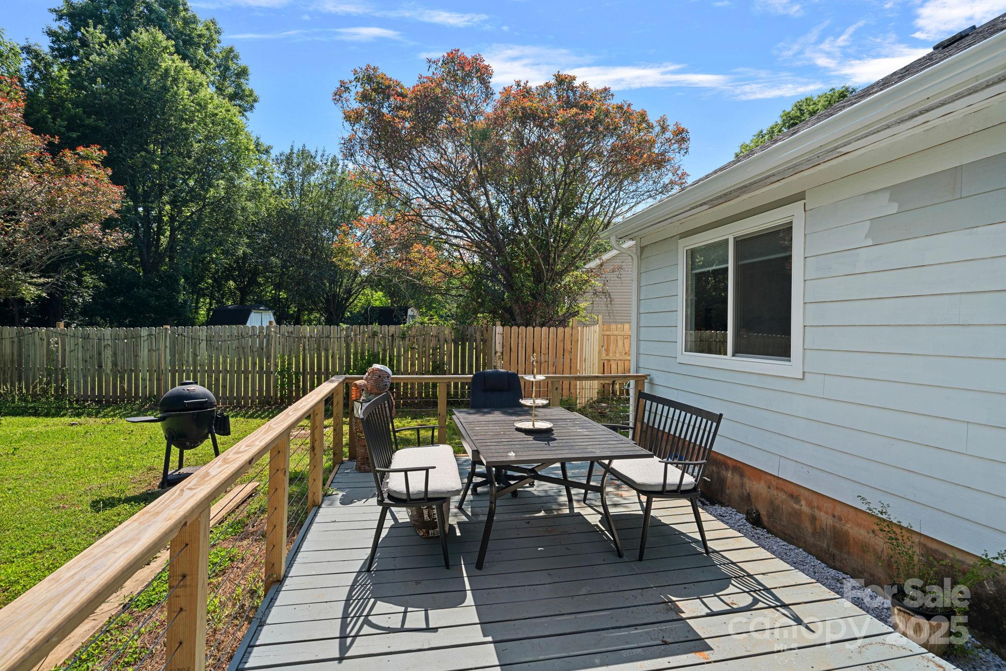 8122 Sherington Way Property Photo 15