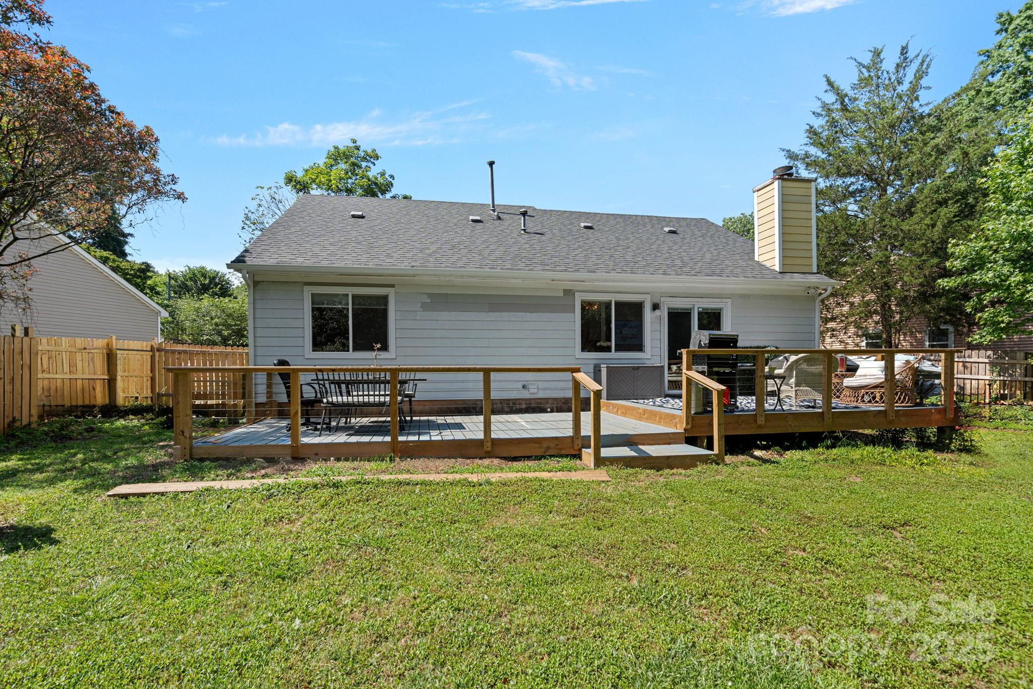 8122 Sherington Way Property Photo 16