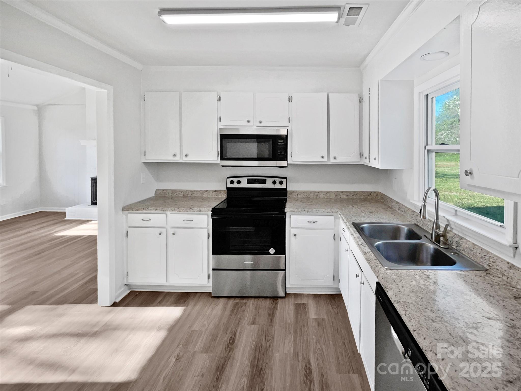 4700 Misty Hill Lane Property Photo 6