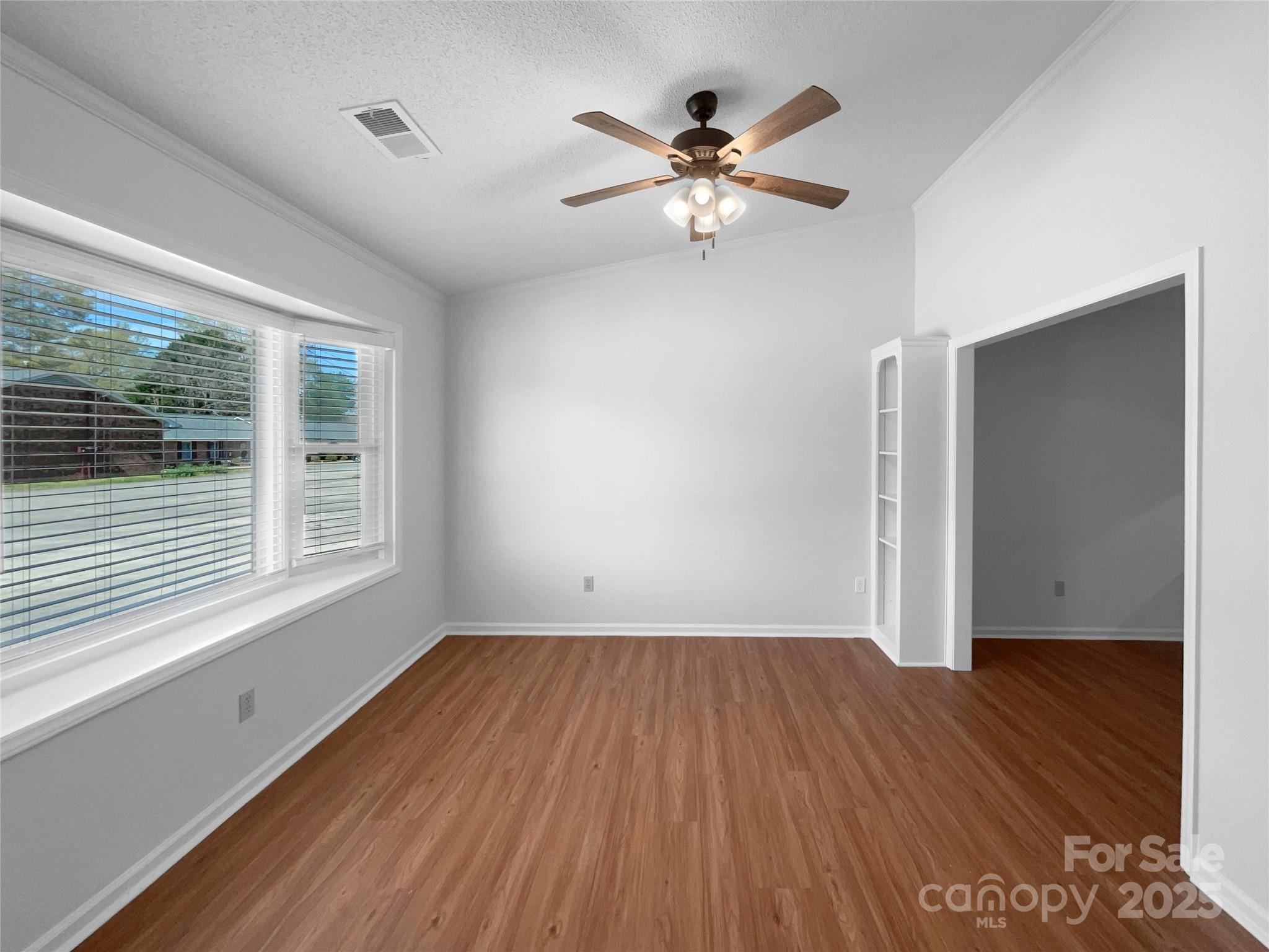 1110 Mckinnon Drive Property Photo 3