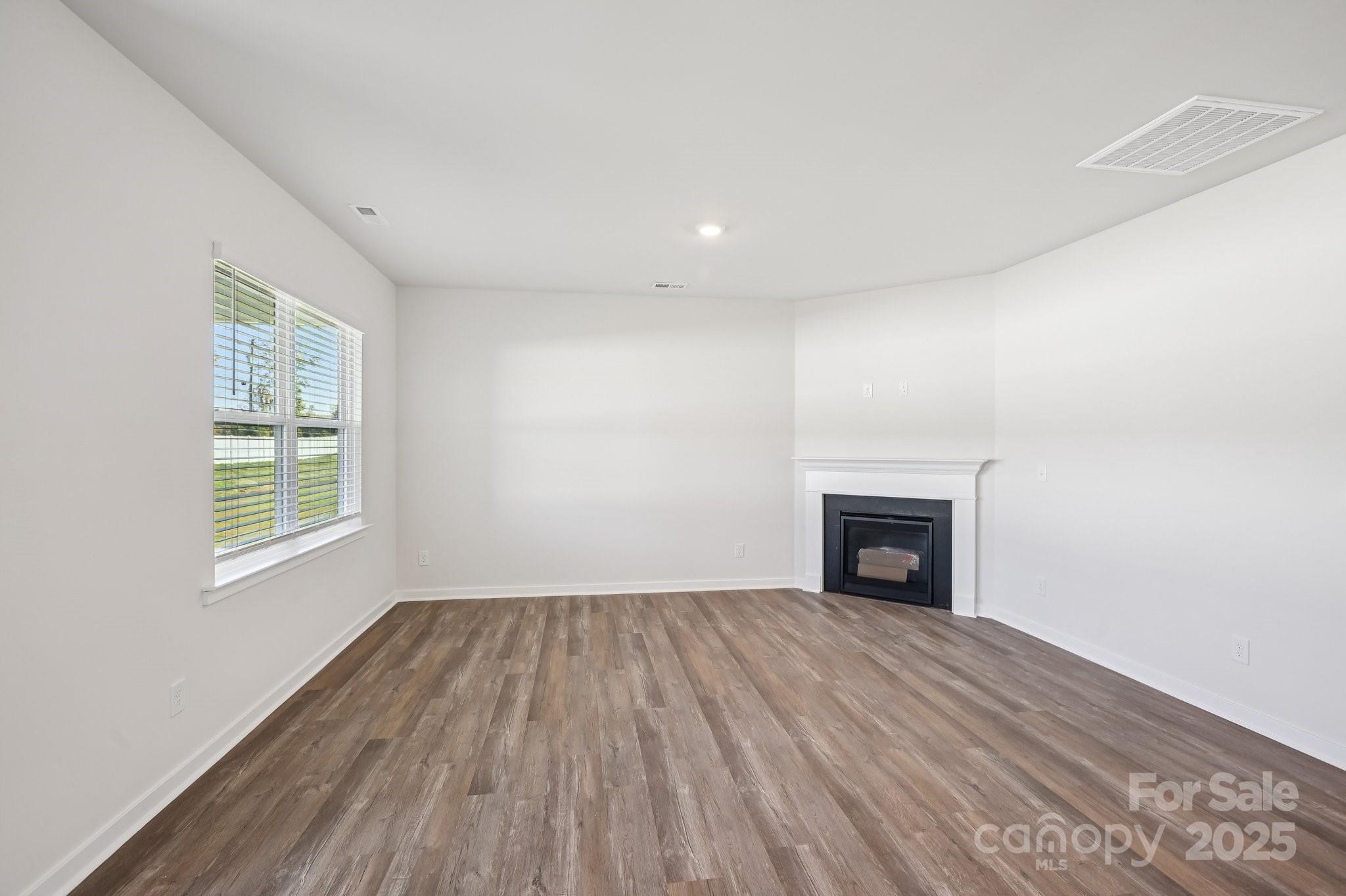 6613 Barcelona Way Property Photo 4