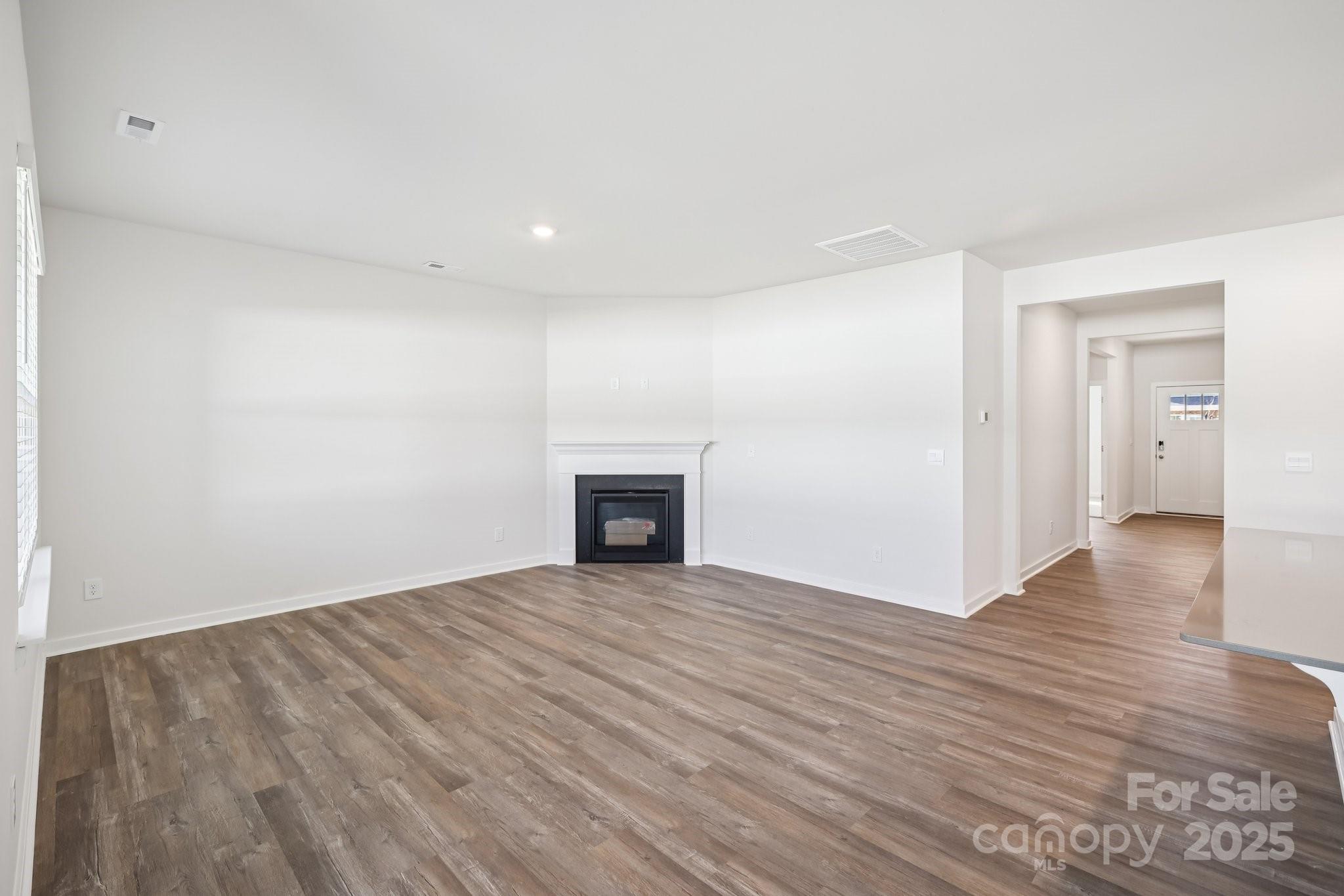 6613 Barcelona Way Property Photo 7