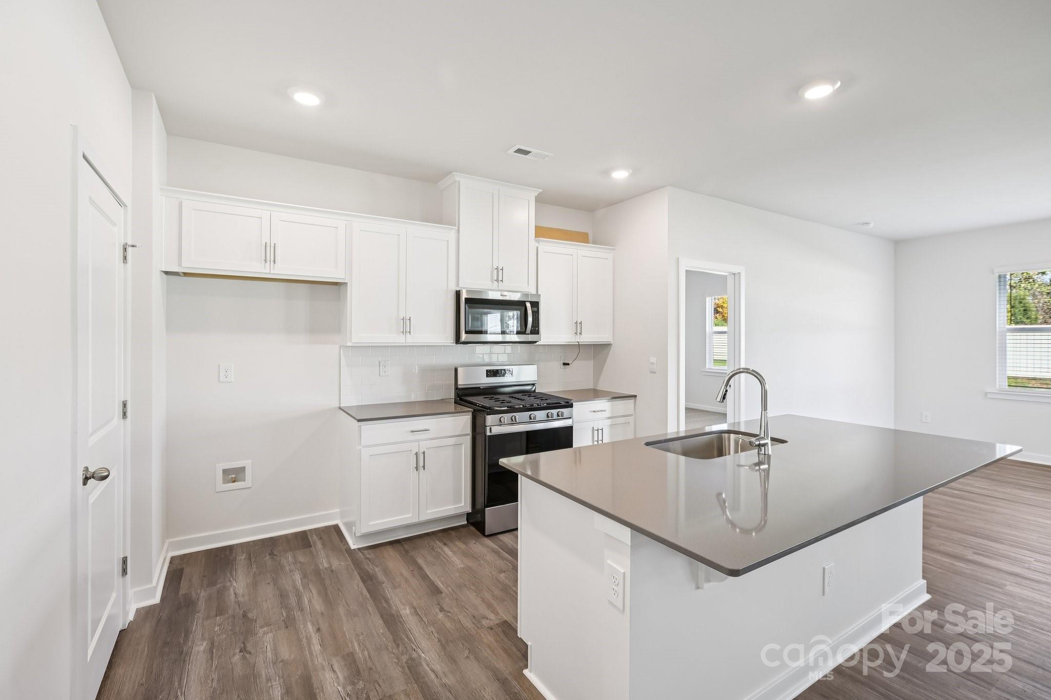 6613 Barcelona Way Property Photo 8